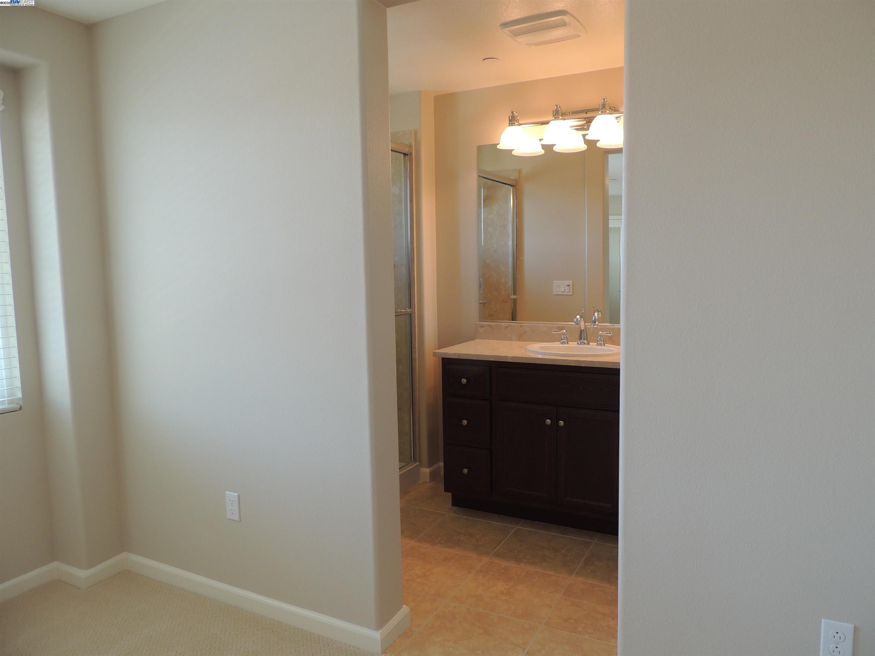 Detail Gallery Image 11 of 18 For 118 Selby Ln #3,  Livermore,  CA 94551 - 2 Beds | 2 Baths