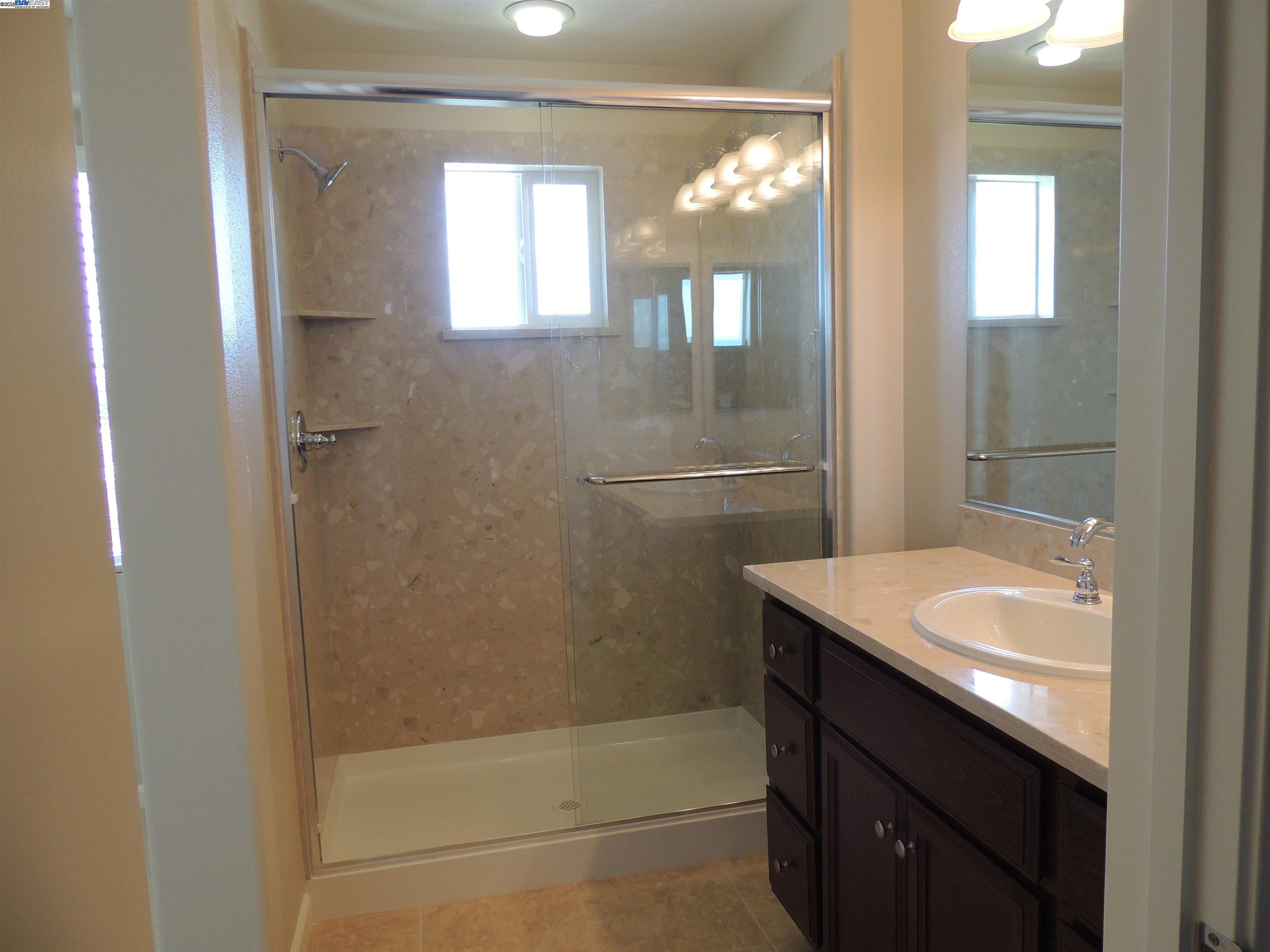 Detail Gallery Image 12 of 18 For 118 Selby Ln #3,  Livermore,  CA 94551 - 2 Beds | 2 Baths