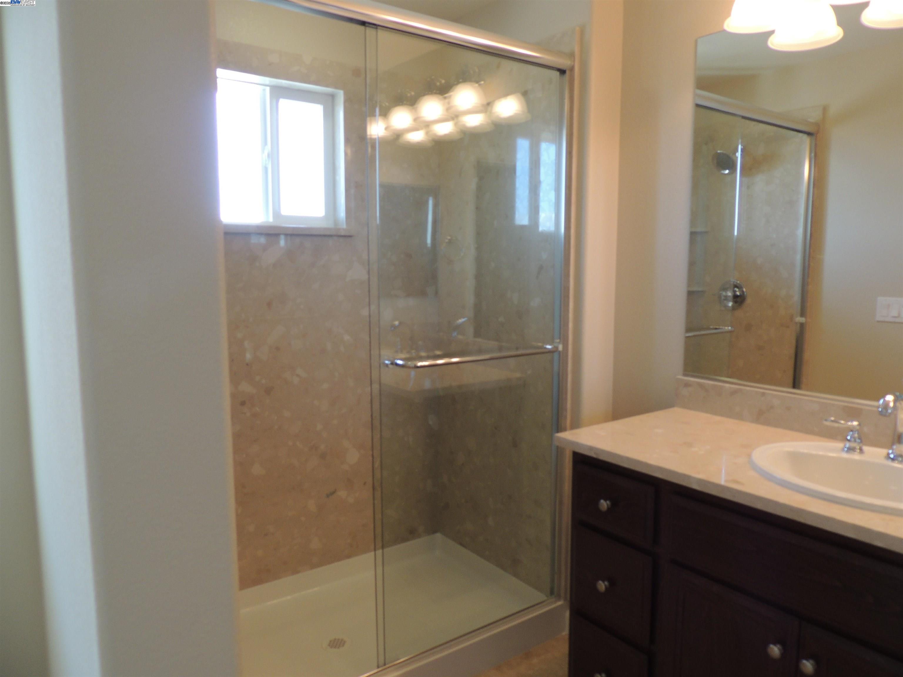 Detail Gallery Image 13 of 18 For 118 Selby Ln #3,  Livermore,  CA 94551 - 2 Beds | 2 Baths