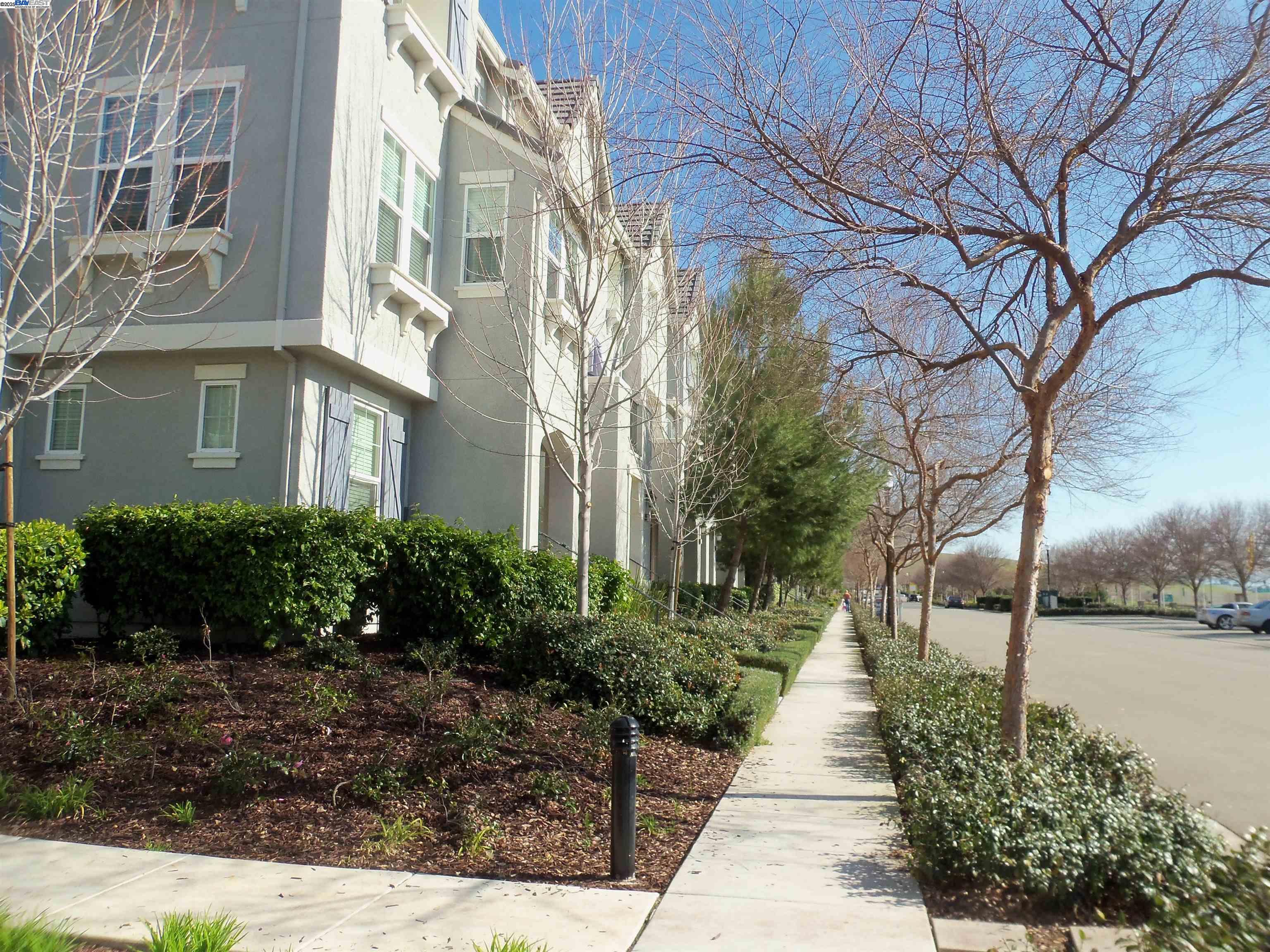 Detail Gallery Image 16 of 18 For 118 Selby Ln #3,  Livermore,  CA 94551 - 2 Beds | 2 Baths