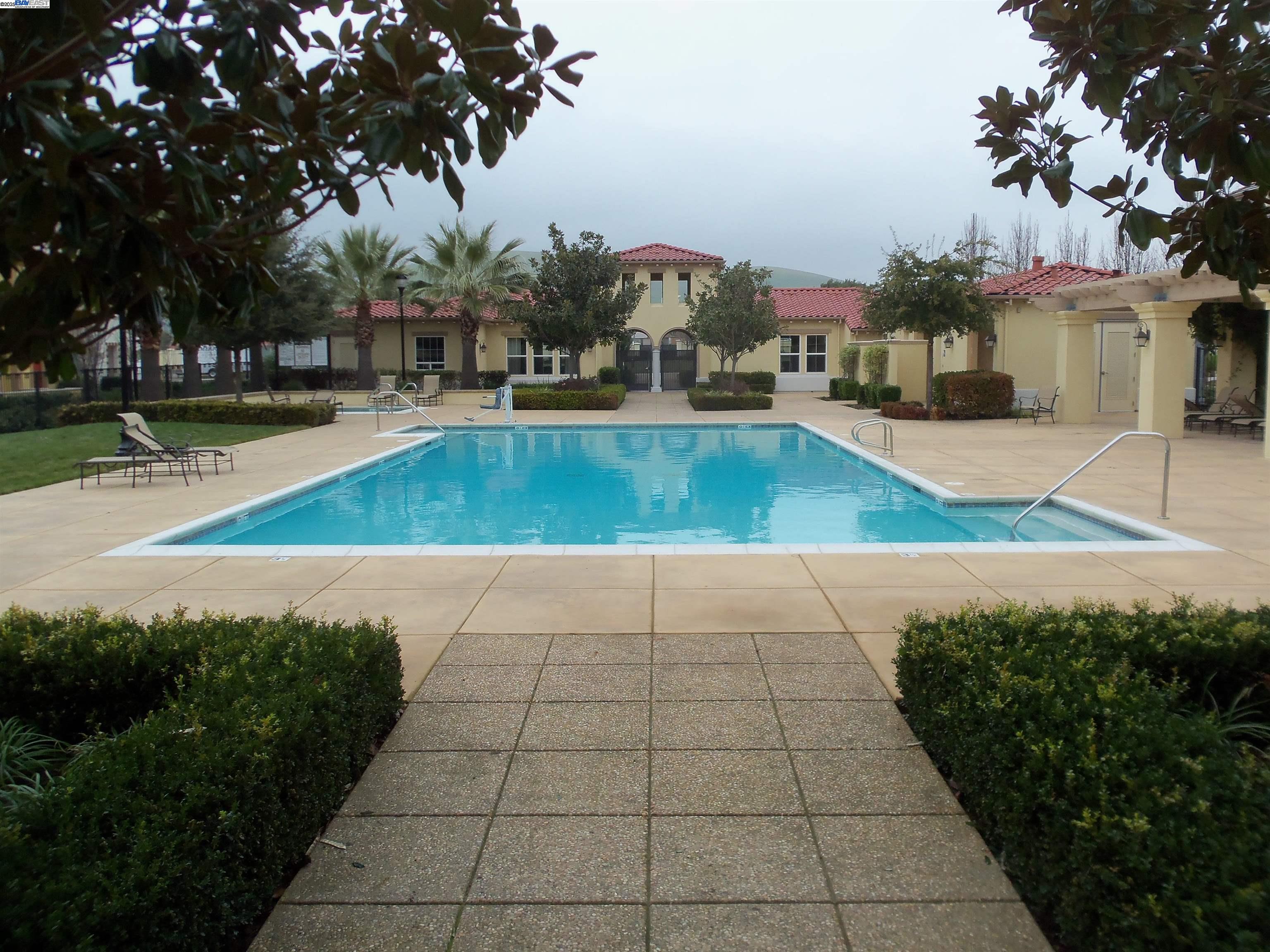 Detail Gallery Image 18 of 18 For 118 Selby Ln #3,  Livermore,  CA 94551 - 2 Beds | 2 Baths