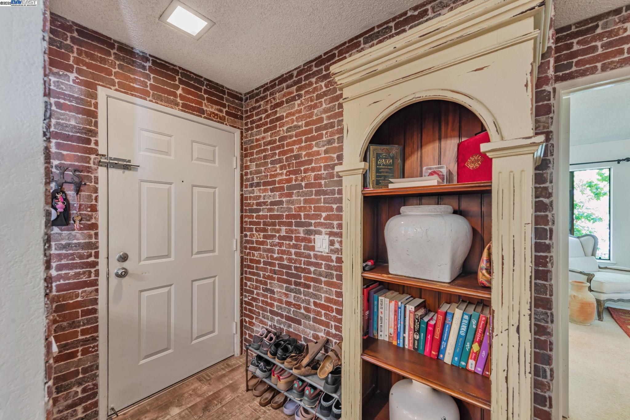 Detail Gallery Image 4 of 36 For 6382 Buena Vista Dr #B,  Newark,  CA 94560 - 2 Beds | 2 Baths