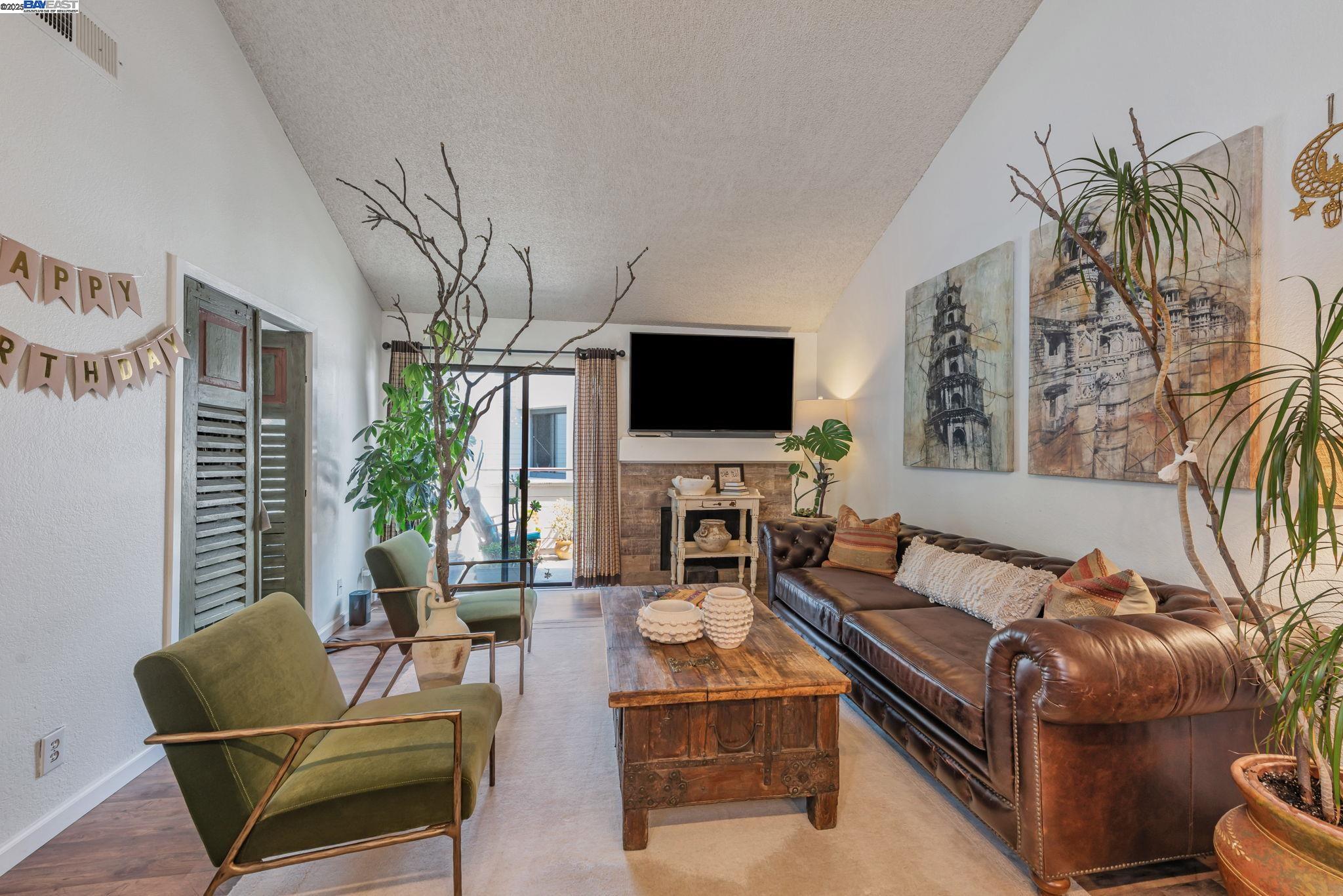 Detail Gallery Image 6 of 36 For 6382 Buena Vista Dr #B,  Newark,  CA 94560 - 2 Beds | 2 Baths