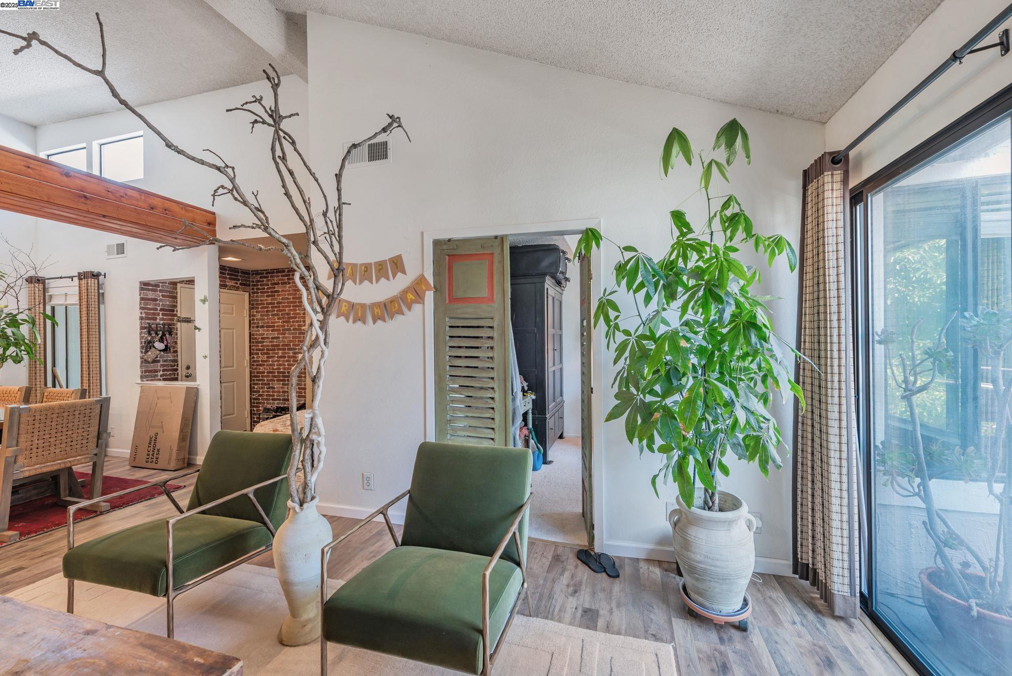 Detail Gallery Image 8 of 36 For 6382 Buena Vista Dr #B,  Newark,  CA 94560 - 2 Beds | 2 Baths