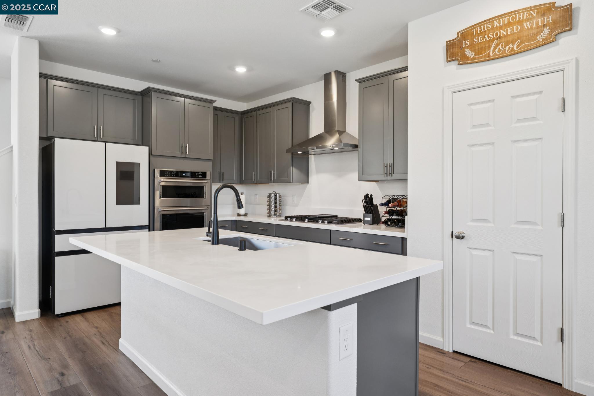 Detail Gallery Image 10 of 44 For 5013 Shefford Ct, Vacaville,  CA 95687 - 5 Beds | 3 Baths