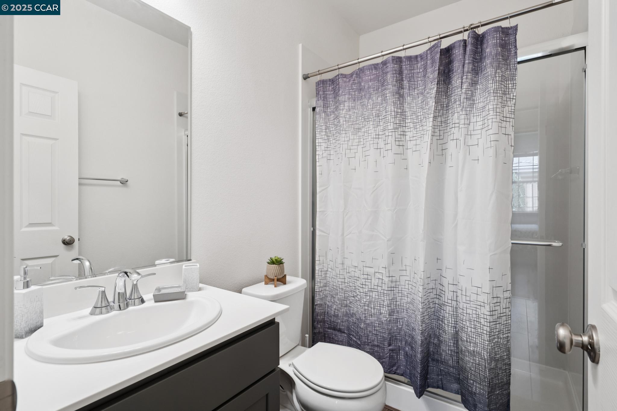 Detail Gallery Image 20 of 44 For 5013 Shefford Ct, Vacaville,  CA 95687 - 5 Beds | 3 Baths