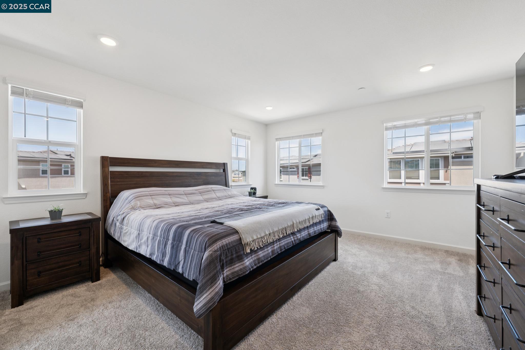 Detail Gallery Image 24 of 44 For 5013 Shefford Ct, Vacaville,  CA 95687 - 5 Beds | 3 Baths