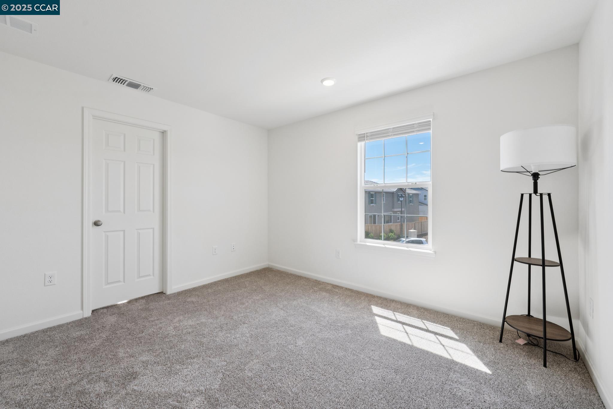 Detail Gallery Image 29 of 44 For 5013 Shefford Ct, Vacaville,  CA 95687 - 5 Beds | 3 Baths