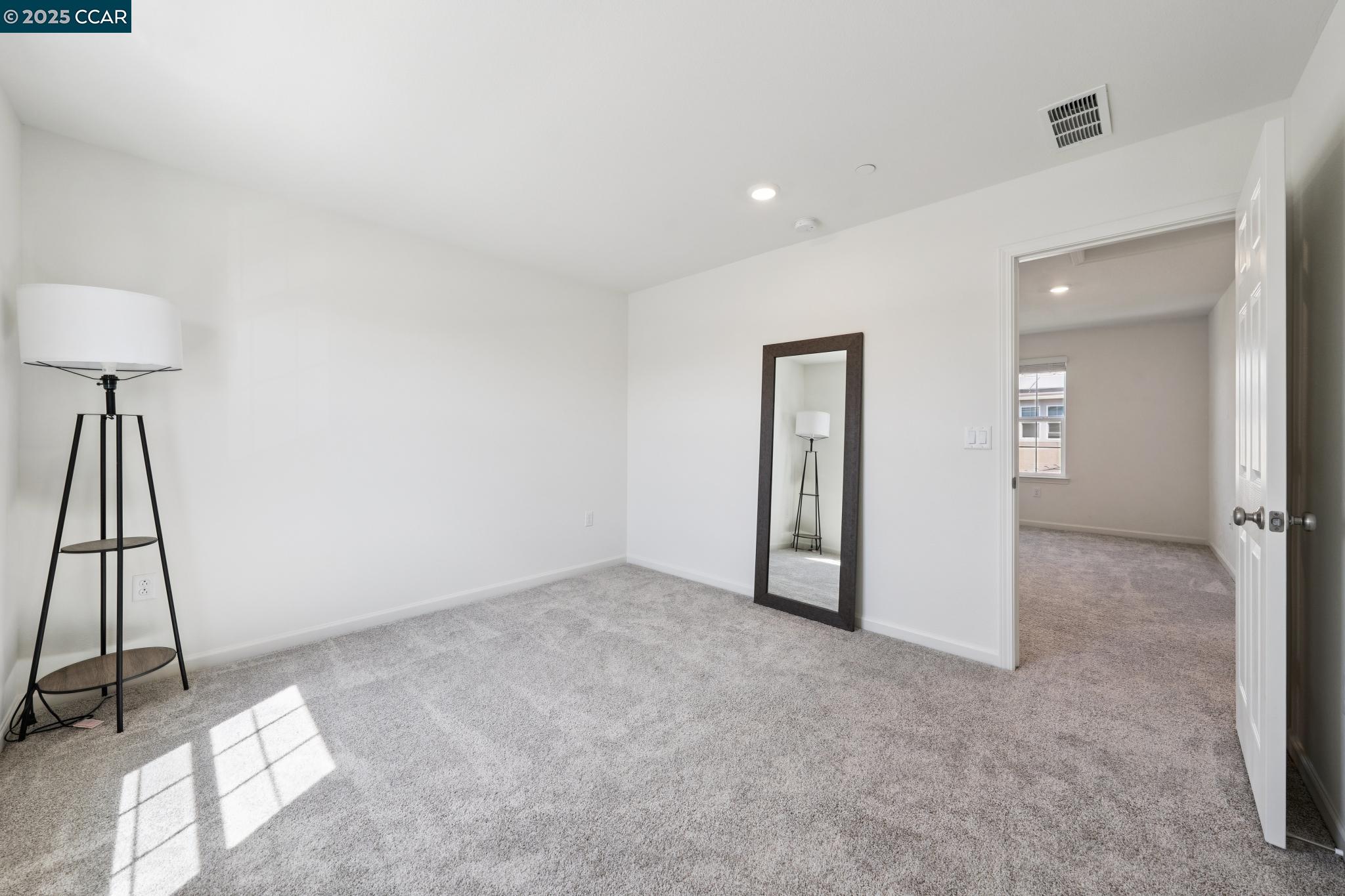 Detail Gallery Image 30 of 44 For 5013 Shefford Ct, Vacaville,  CA 95687 - 5 Beds | 3 Baths