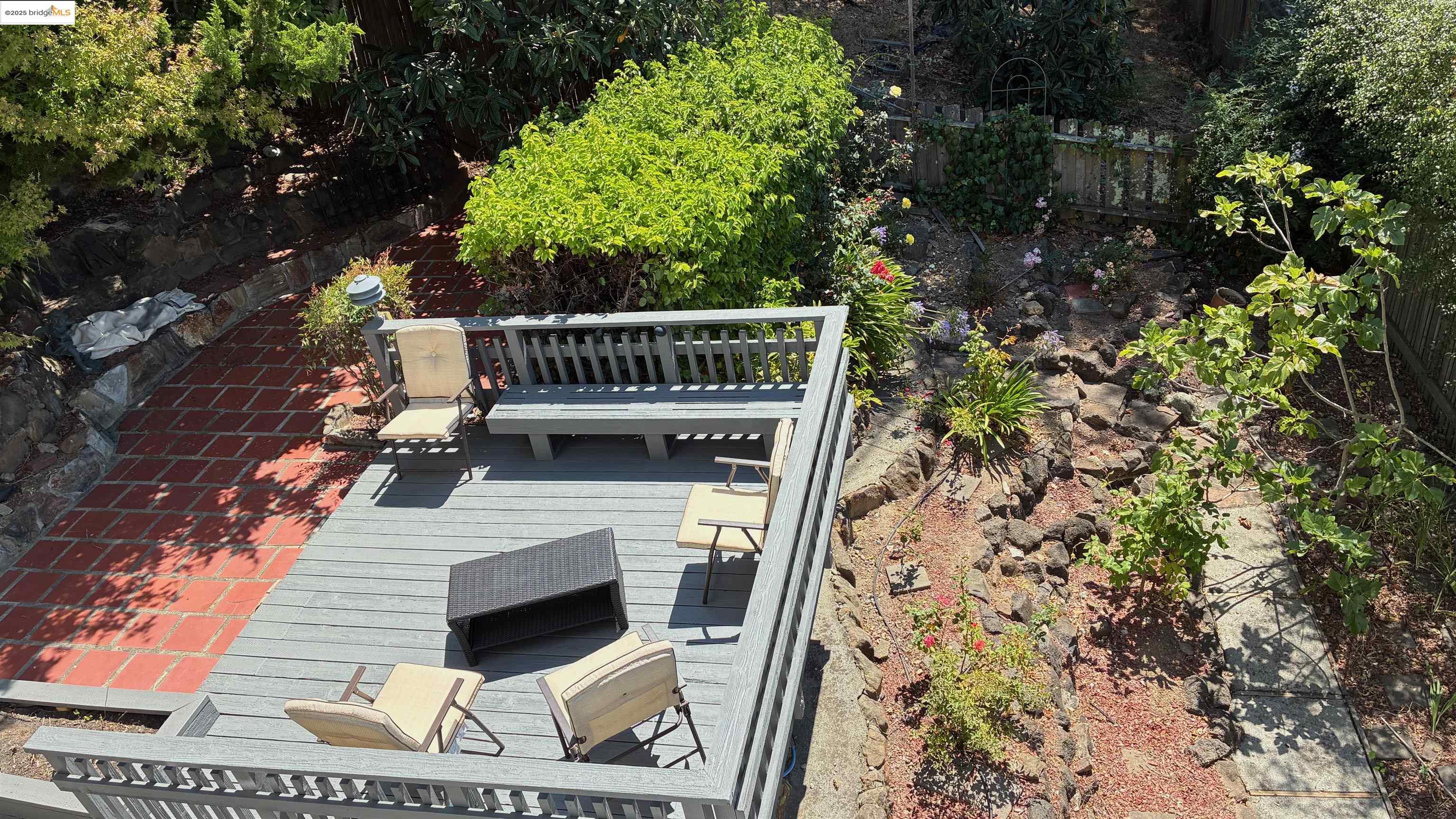Detail Gallery Image 24 of 34 For 135 Alta Rd, Oakland,  CA 94618 - 3 Beds | 3 Baths