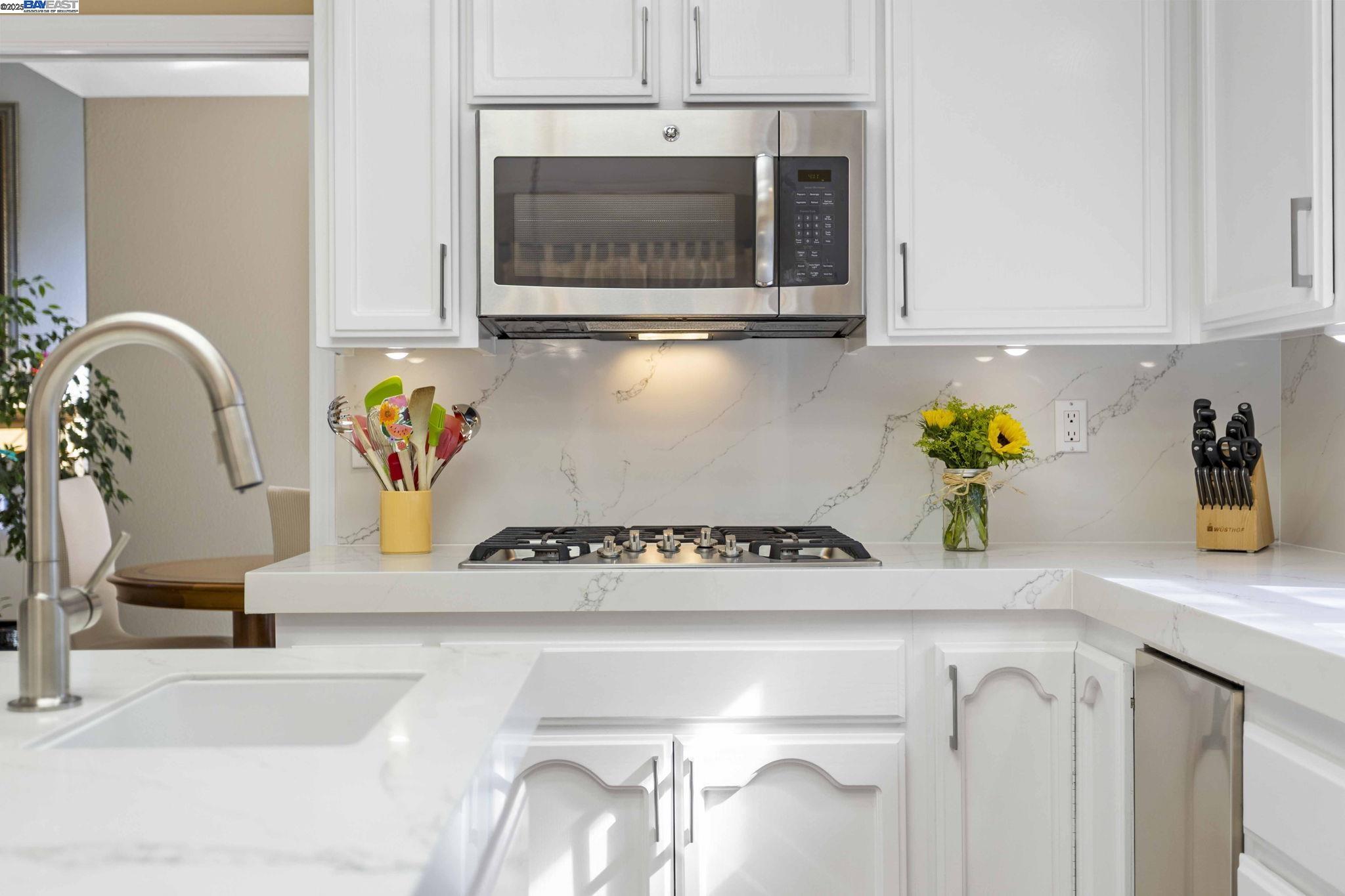 Detail Gallery Image 22 of 58 For 304 Avondale Lane, Livermore,  CA 94551-8287 - 4 Beds | 3/1 Baths