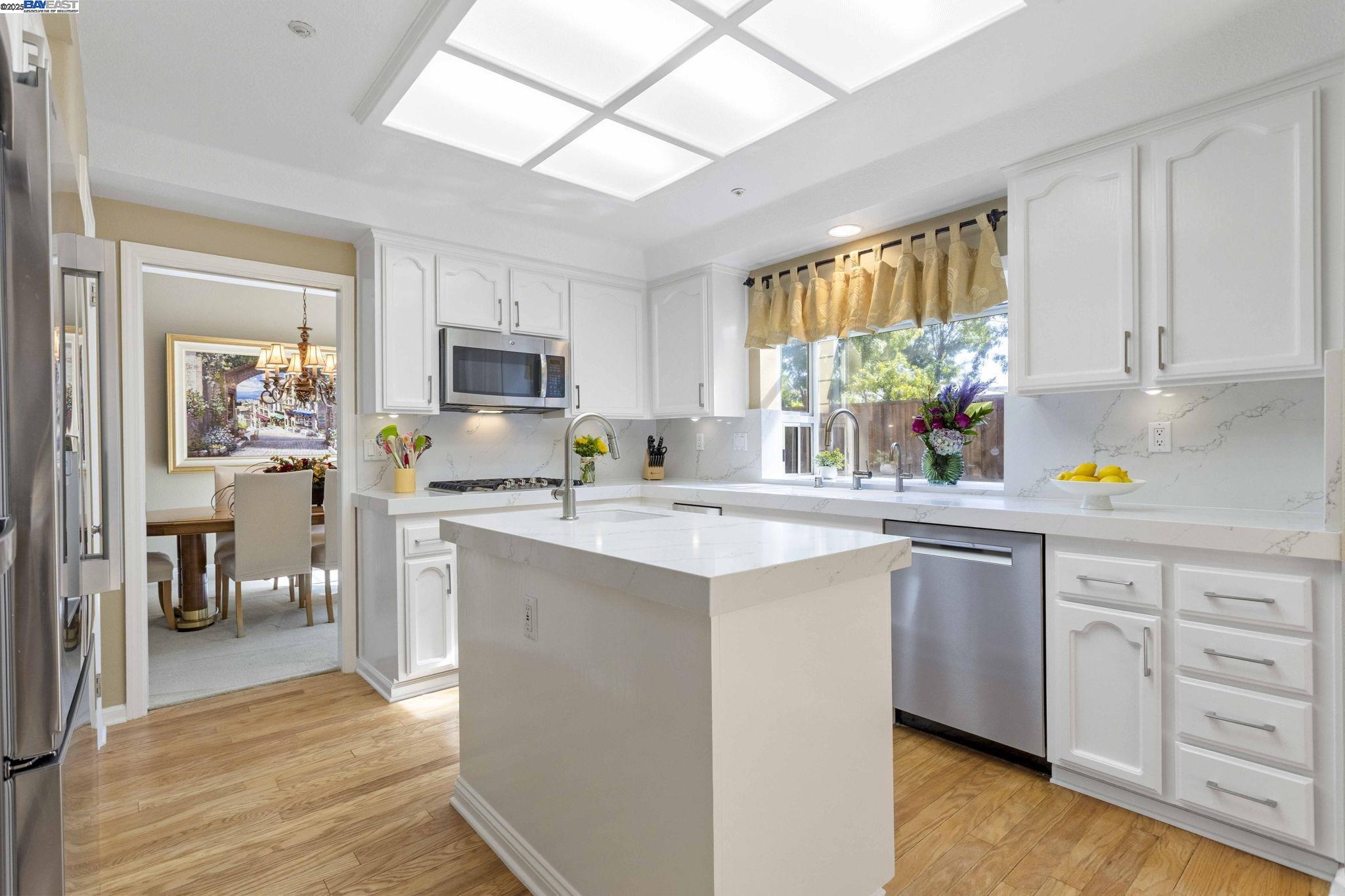 Detail Gallery Image 23 of 58 For 304 Avondale Lane, Livermore,  CA 94551-8287 - 4 Beds | 3/1 Baths
