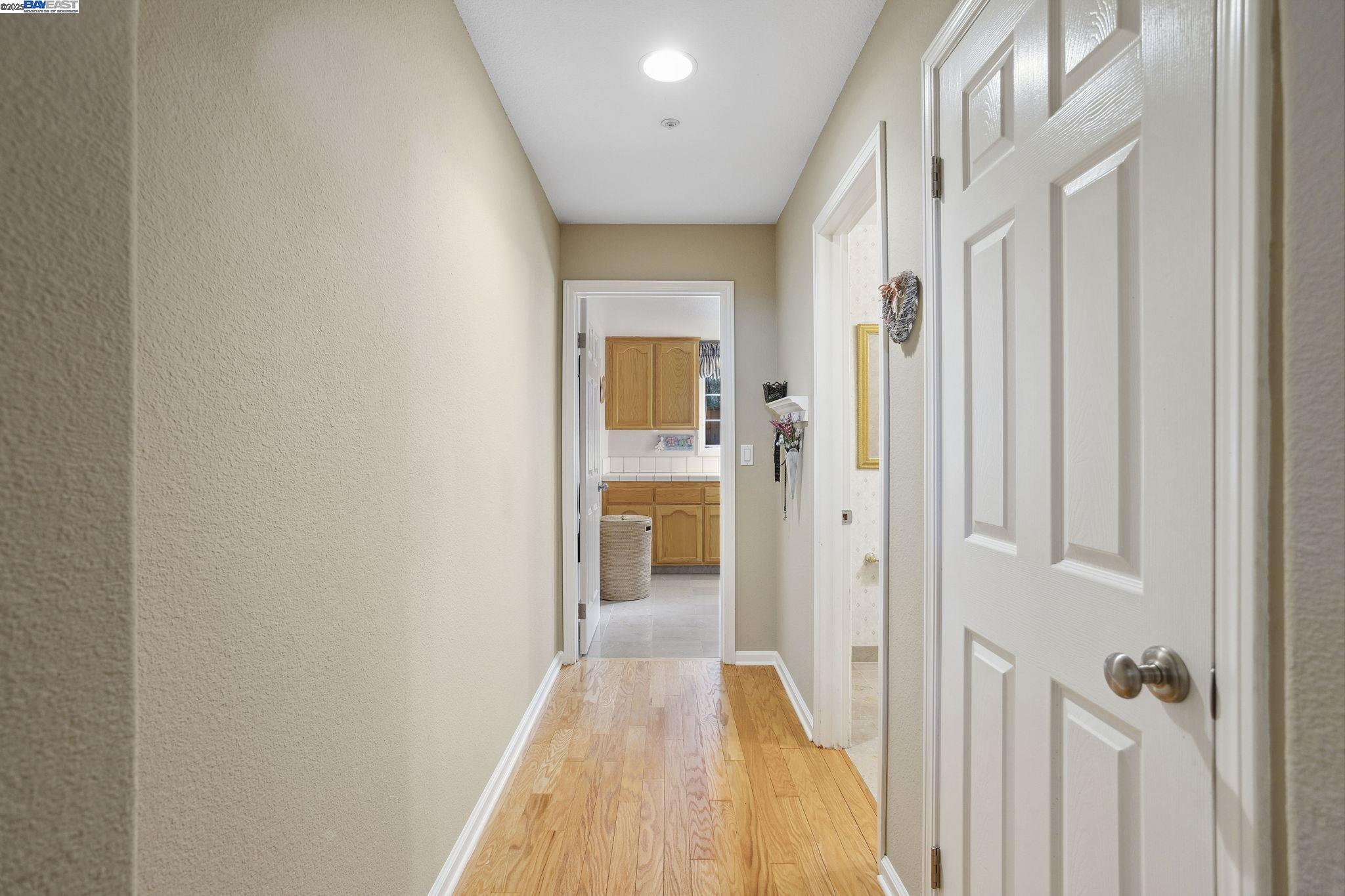 Detail Gallery Image 30 of 58 For 304 Avondale Lane, Livermore,  CA 94551-8287 - 4 Beds | 3/1 Baths