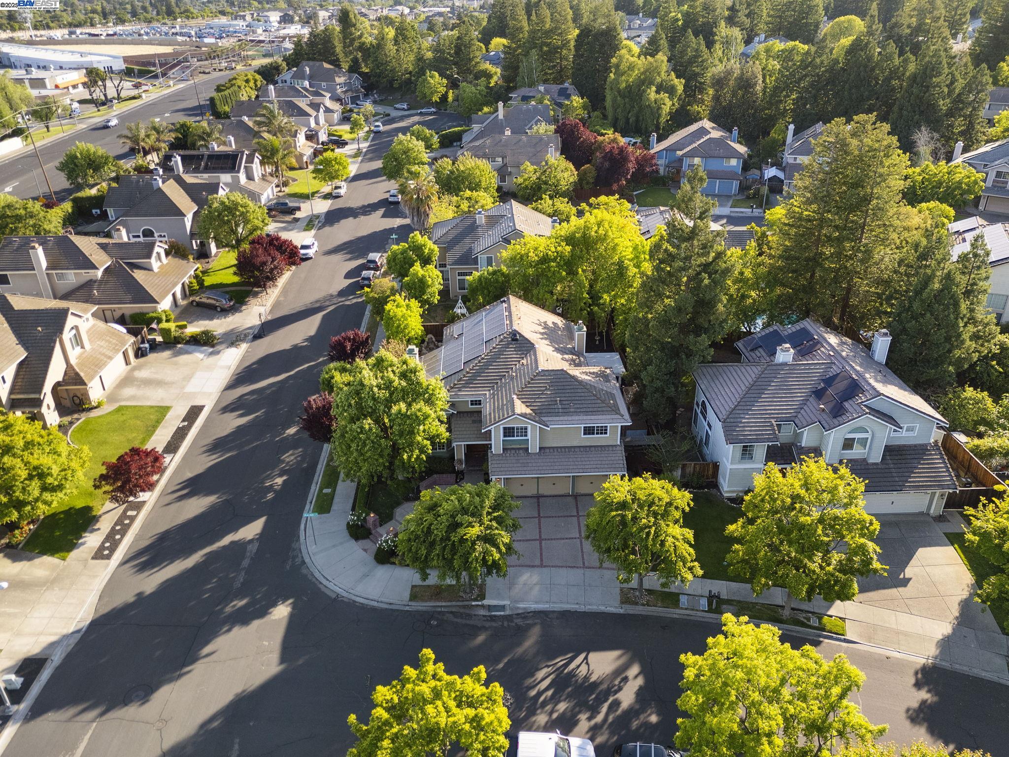 Detail Gallery Image 4 of 58 For 304 Avondale Lane, Livermore,  CA 94551-8287 - 4 Beds | 3/1 Baths
