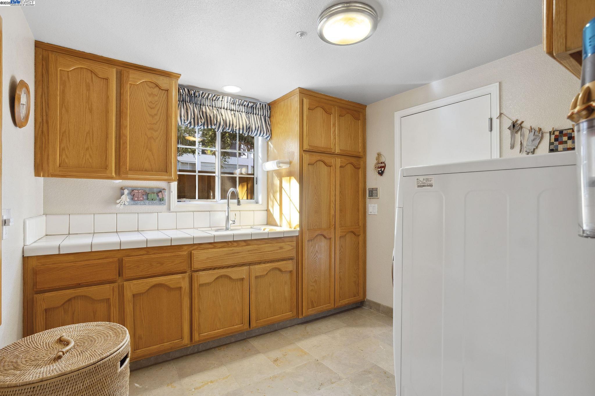 Detail Gallery Image 31 of 58 For 304 Avondale Lane, Livermore,  CA 94551-8287 - 4 Beds | 3/1 Baths