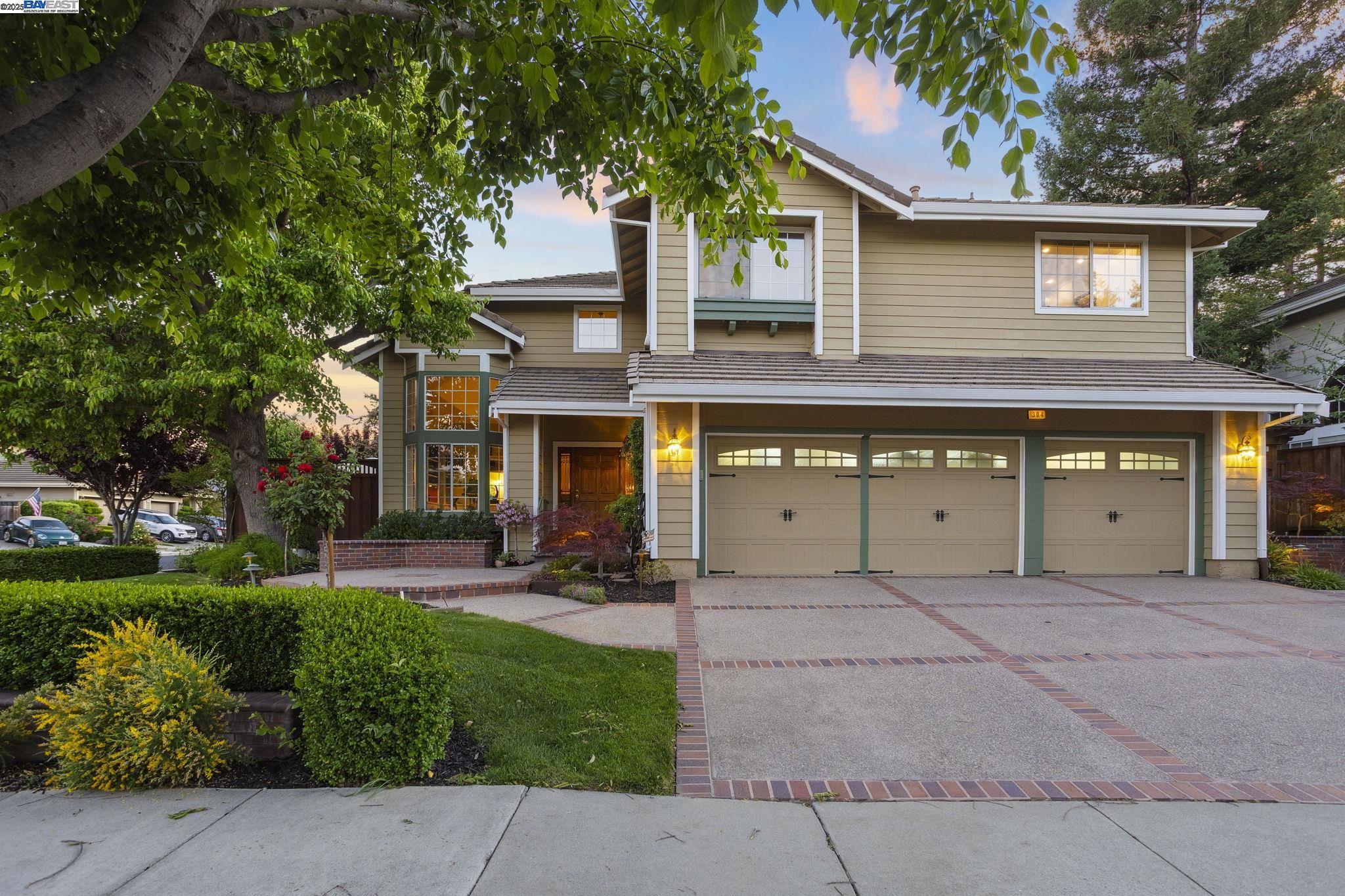 Detail Gallery Image 5 of 58 For 304 Avondale Lane, Livermore,  CA 94551-8287 - 4 Beds | 3/1 Baths