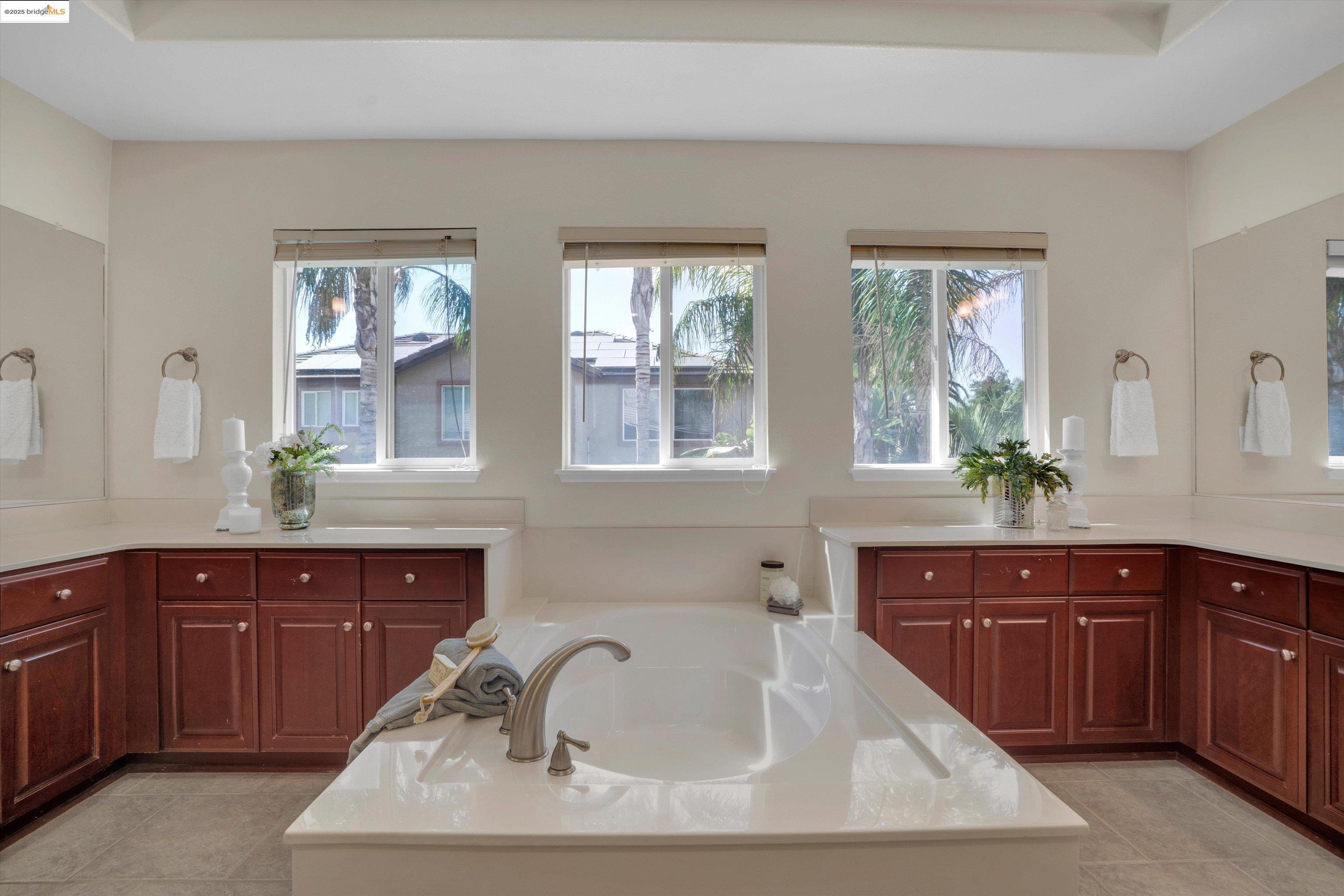 Detail Gallery Image 24 of 44 For 1613 Dawnview Dr, Brentwood,  CA 94513 - 5 Beds | 3 Baths