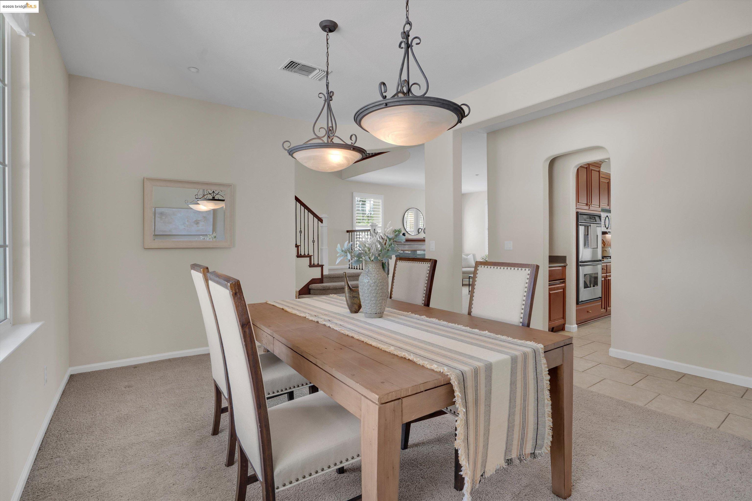 Detail Gallery Image 8 of 44 For 1613 Dawnview Dr, Brentwood,  CA 94513 - 5 Beds | 3 Baths