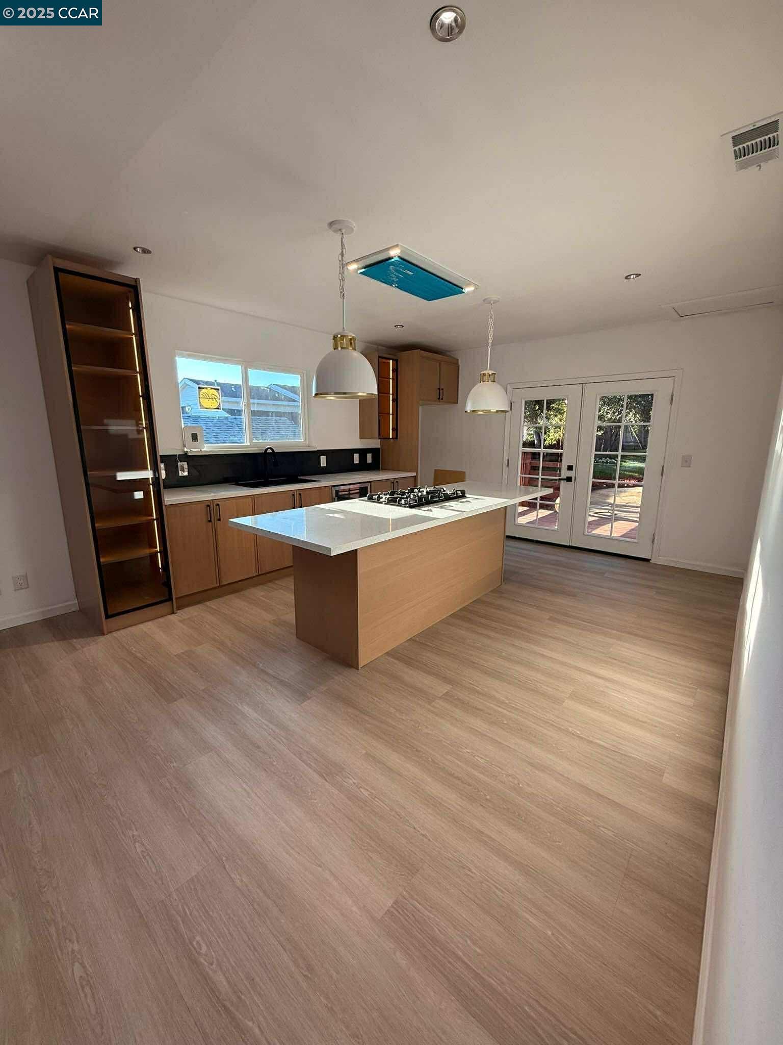 Detail Gallery Image 10 of 47 For 314 Washington St, Vallejo,  CA 94590 - 5 Beds | 2/1 Baths