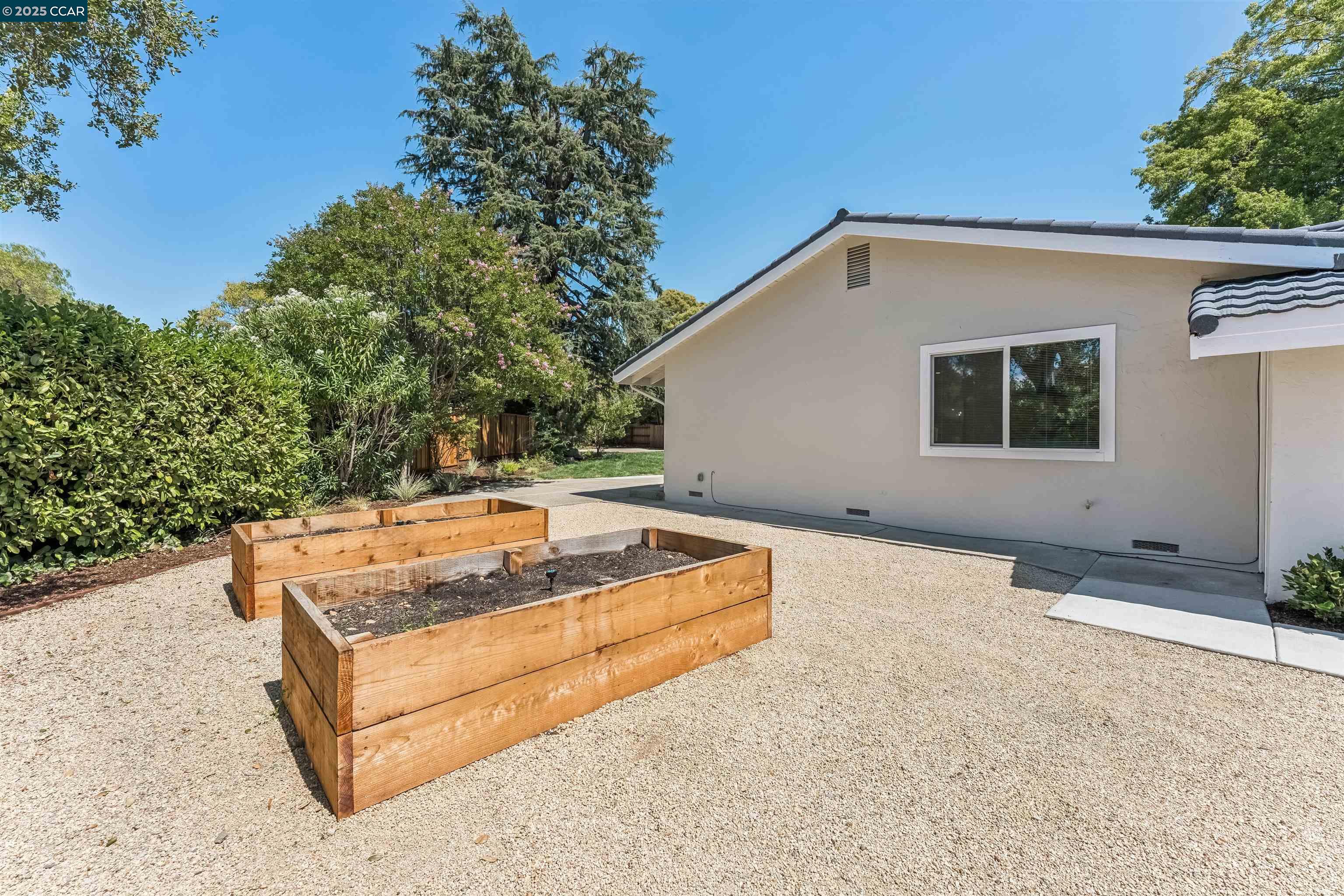 Detail Gallery Image 39 of 40 For 145 Pickering, Walnut Creek,  CA 94598 - 4 Beds | 2 Baths