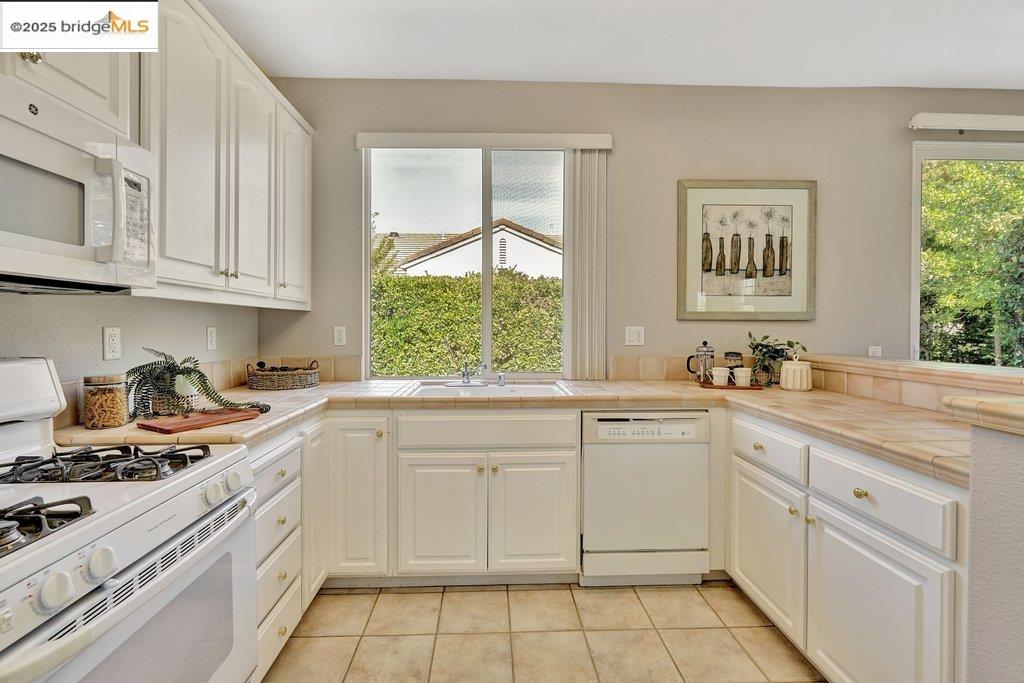 Detail Gallery Image 16 of 29 For 484 Summer Red Way, Brentwood,  CA 94513 - 2 Beds | 2 Baths
