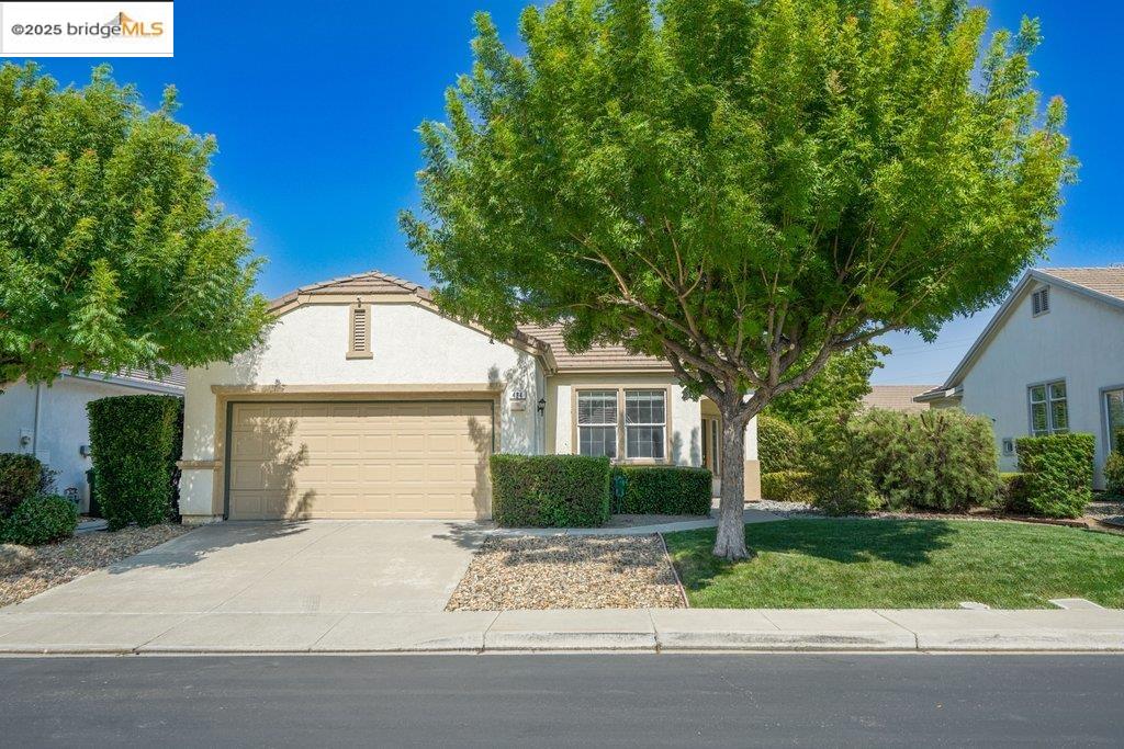 Detail Gallery Image 3 of 29 For 484 Summer Red Way, Brentwood,  CA 94513 - 2 Beds | 2 Baths