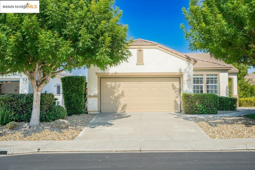 Detail Gallery Image 4 of 29 For 484 Summer Red Way, Brentwood,  CA 94513 - 2 Beds | 2 Baths