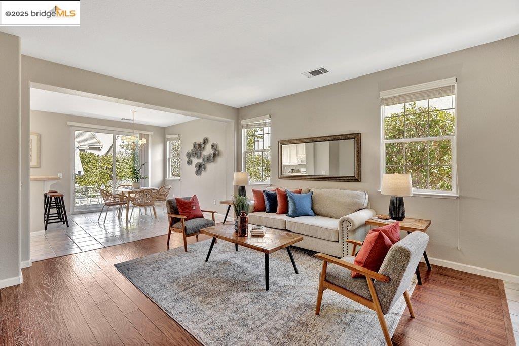 Detail Gallery Image 10 of 29 For 484 Summer Red Way, Brentwood,  CA 94513 - 2 Beds | 2 Baths