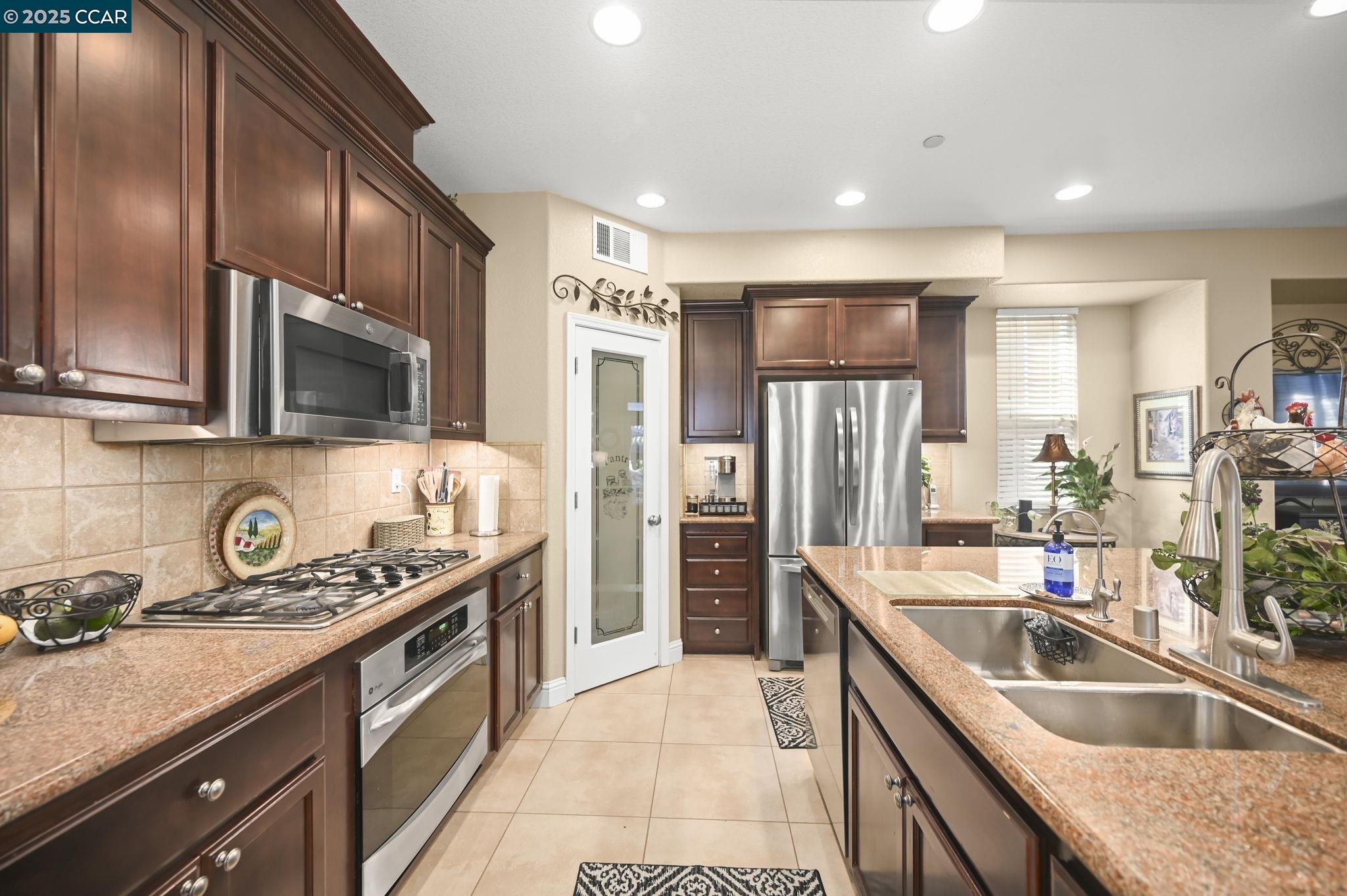 Detail Gallery Image 15 of 38 For 1101 Beau Ave, Brentwood,  CA 94513 - 4 Beds | 2/1 Baths