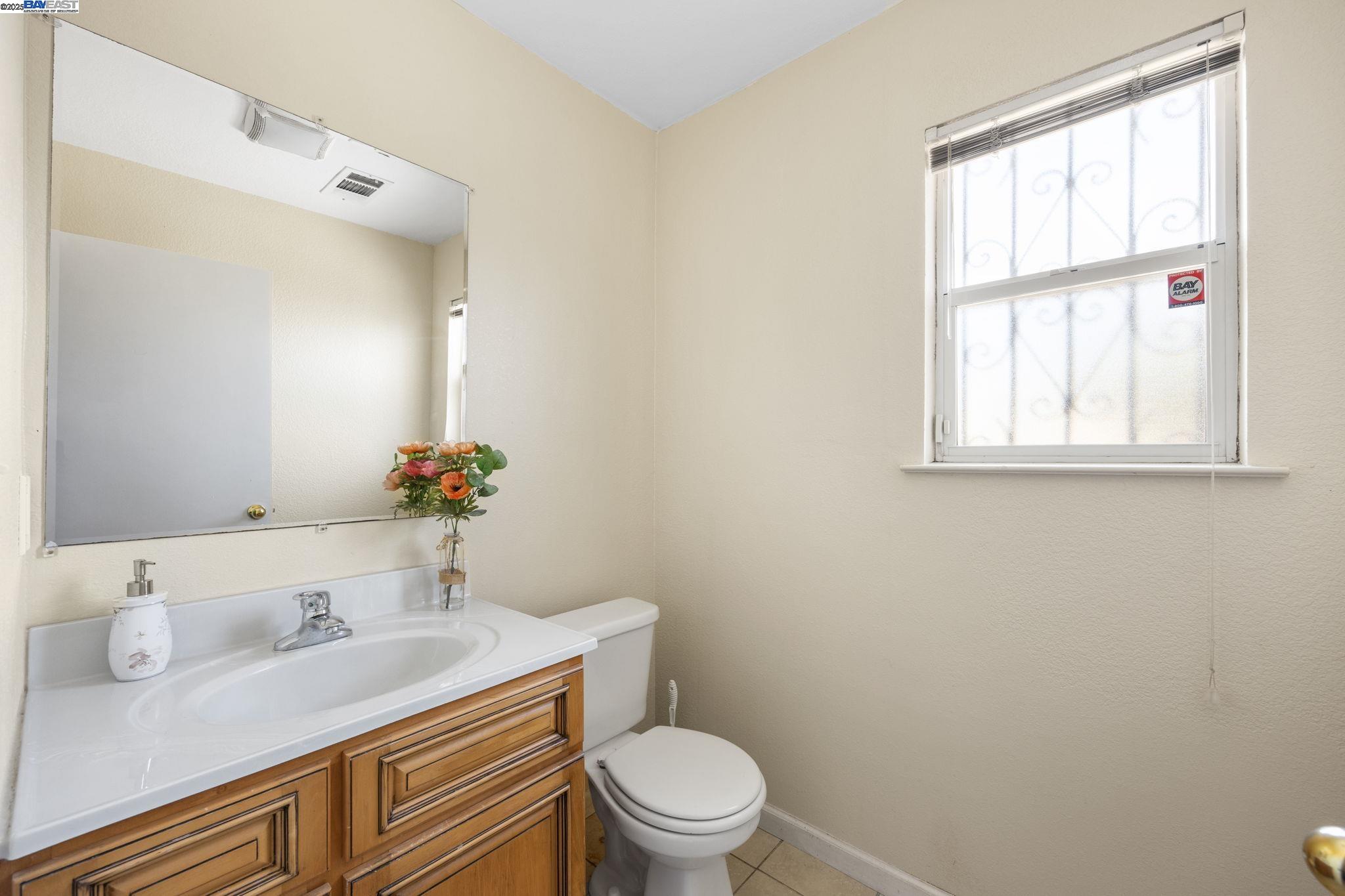 Detail Gallery Image 14 of 37 For 515 Alamo Ave, Richmond,  CA 94801 - 3 Beds | 2/1 Baths