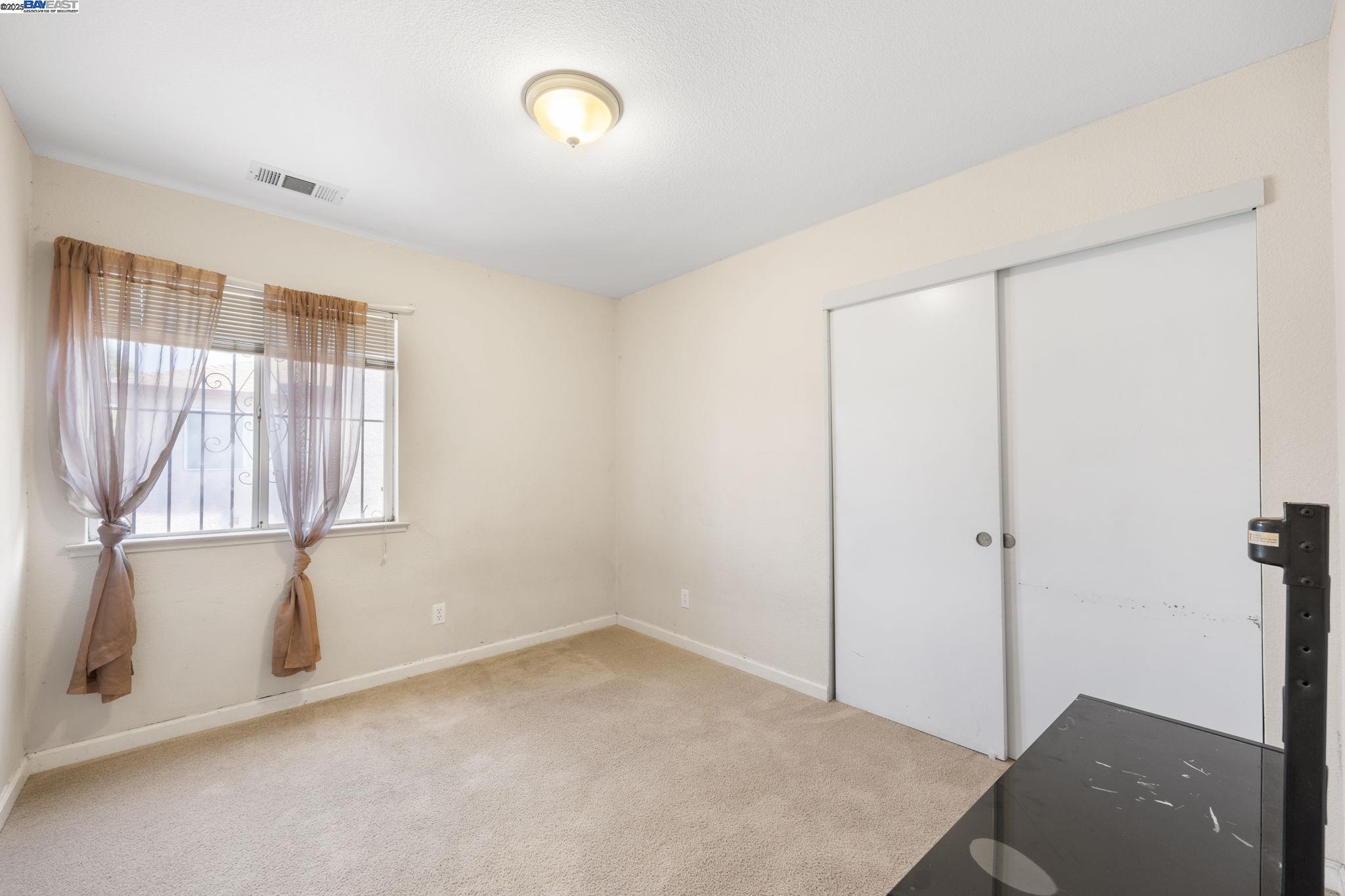 Detail Gallery Image 18 of 37 For 515 Alamo Ave, Richmond,  CA 94801 - 3 Beds | 2/1 Baths