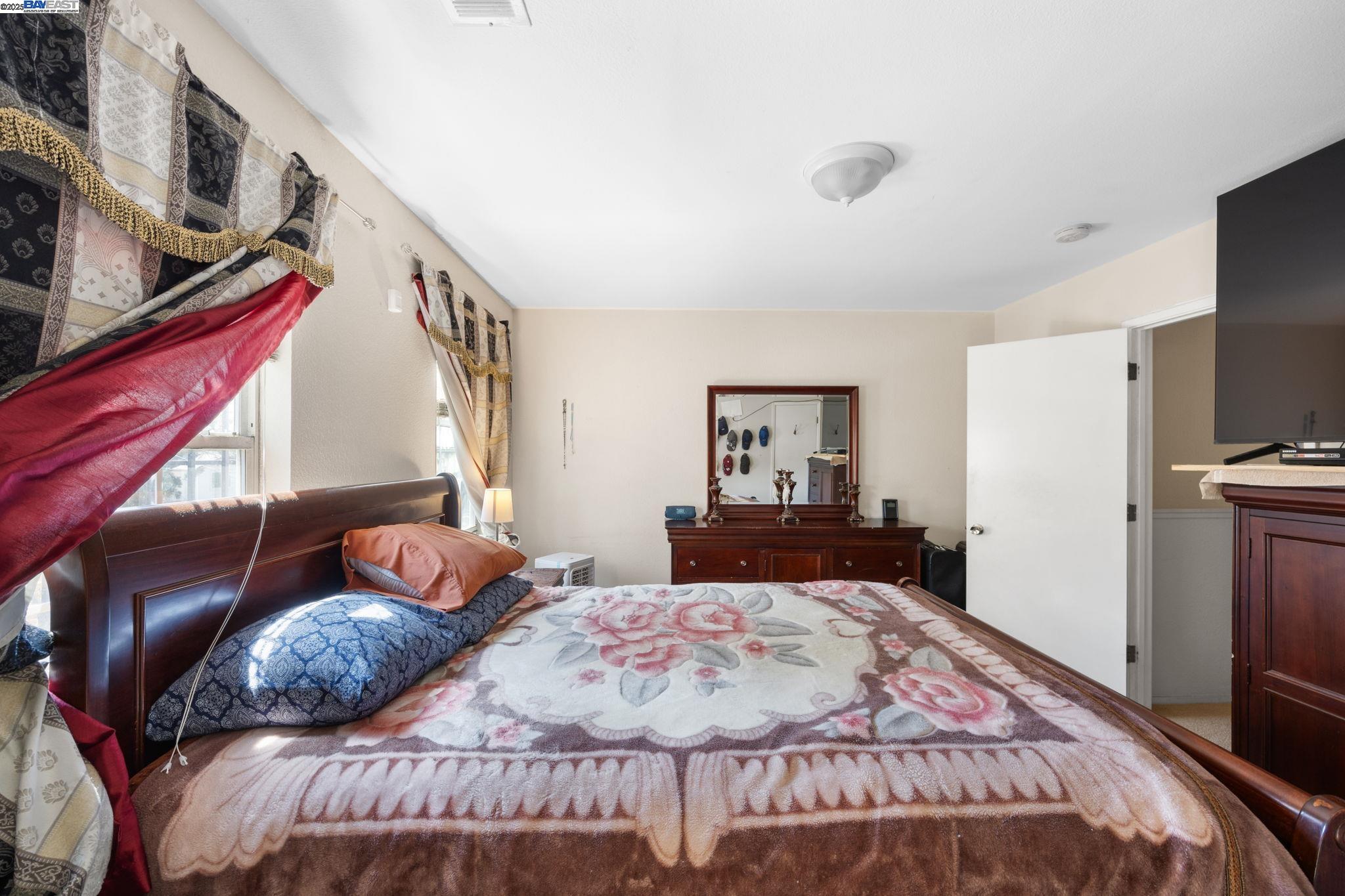Detail Gallery Image 22 of 37 For 515 Alamo Ave, Richmond,  CA 94801 - 3 Beds | 2/1 Baths
