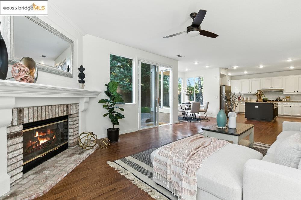Detail Gallery Image 12 of 60 For 205 Dandelion Ln, San Ramon,  CA 94582 - 4 Beds | 3 Baths