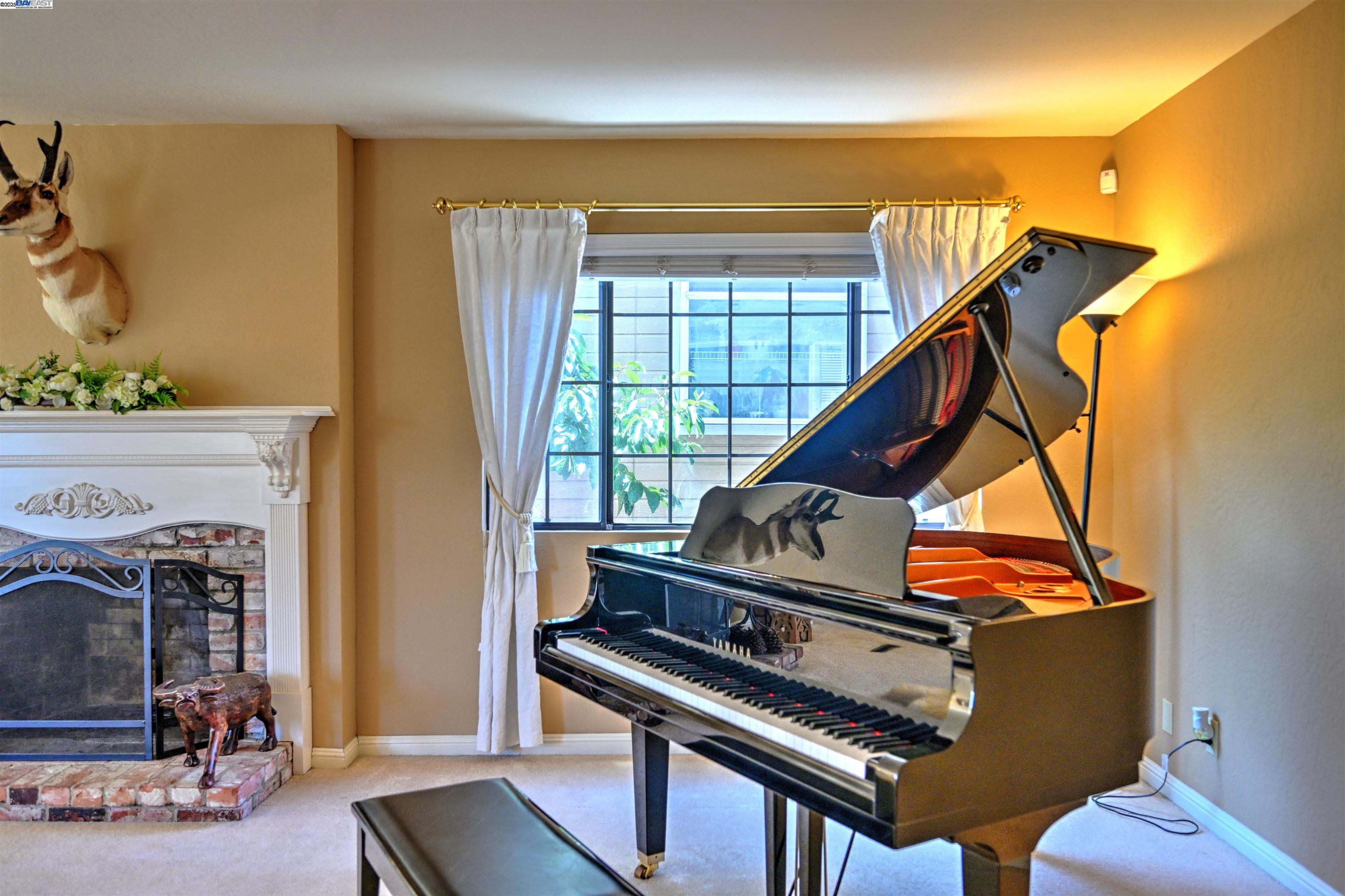 Detail Gallery Image 13 of 36 For 4347 Moreland Dr, Castro Valley,  CA 94546 - 4 Beds | 3 Baths