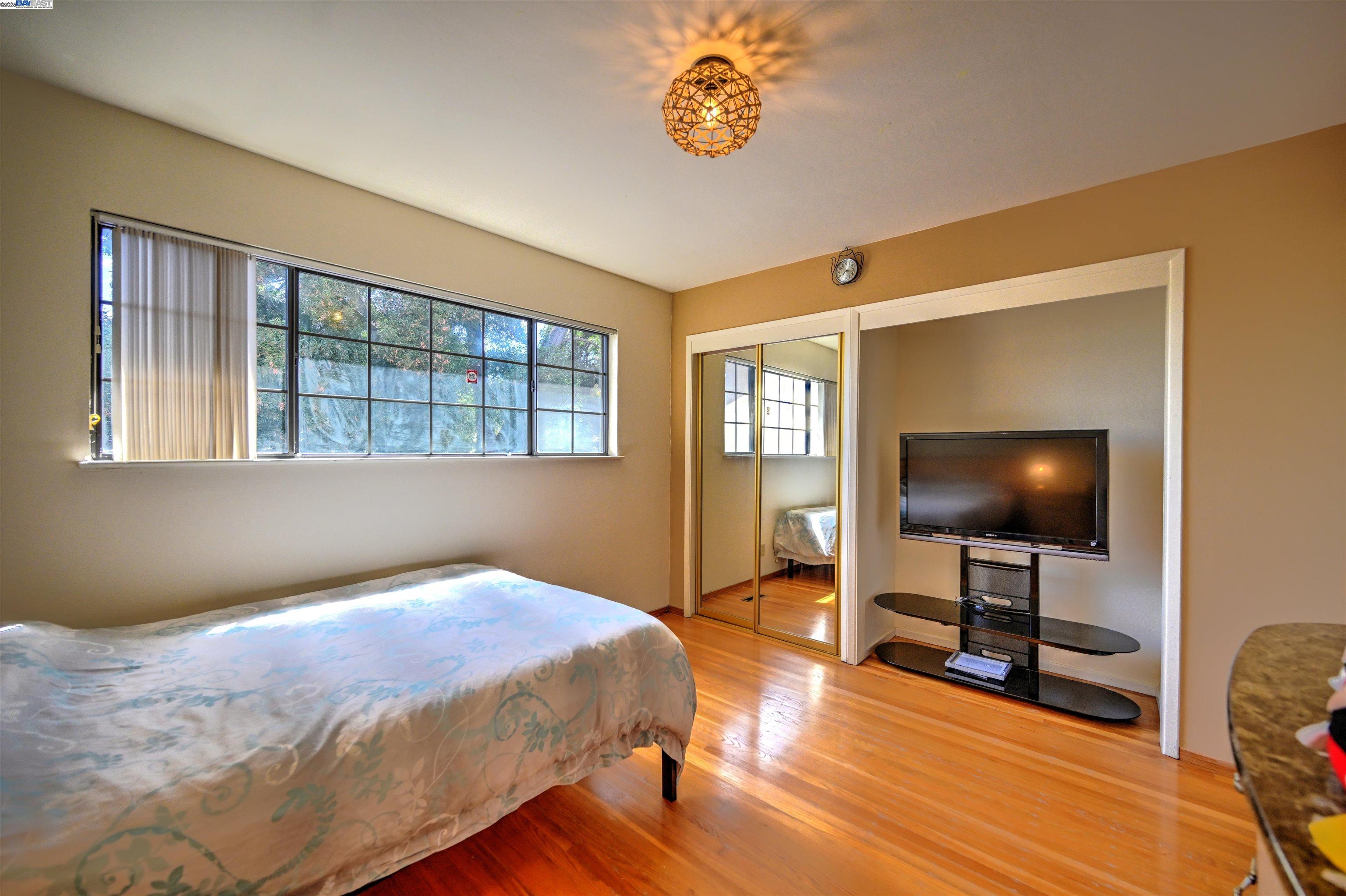 Detail Gallery Image 22 of 36 For 4347 Moreland Dr, Castro Valley,  CA 94546 - 4 Beds | 3 Baths