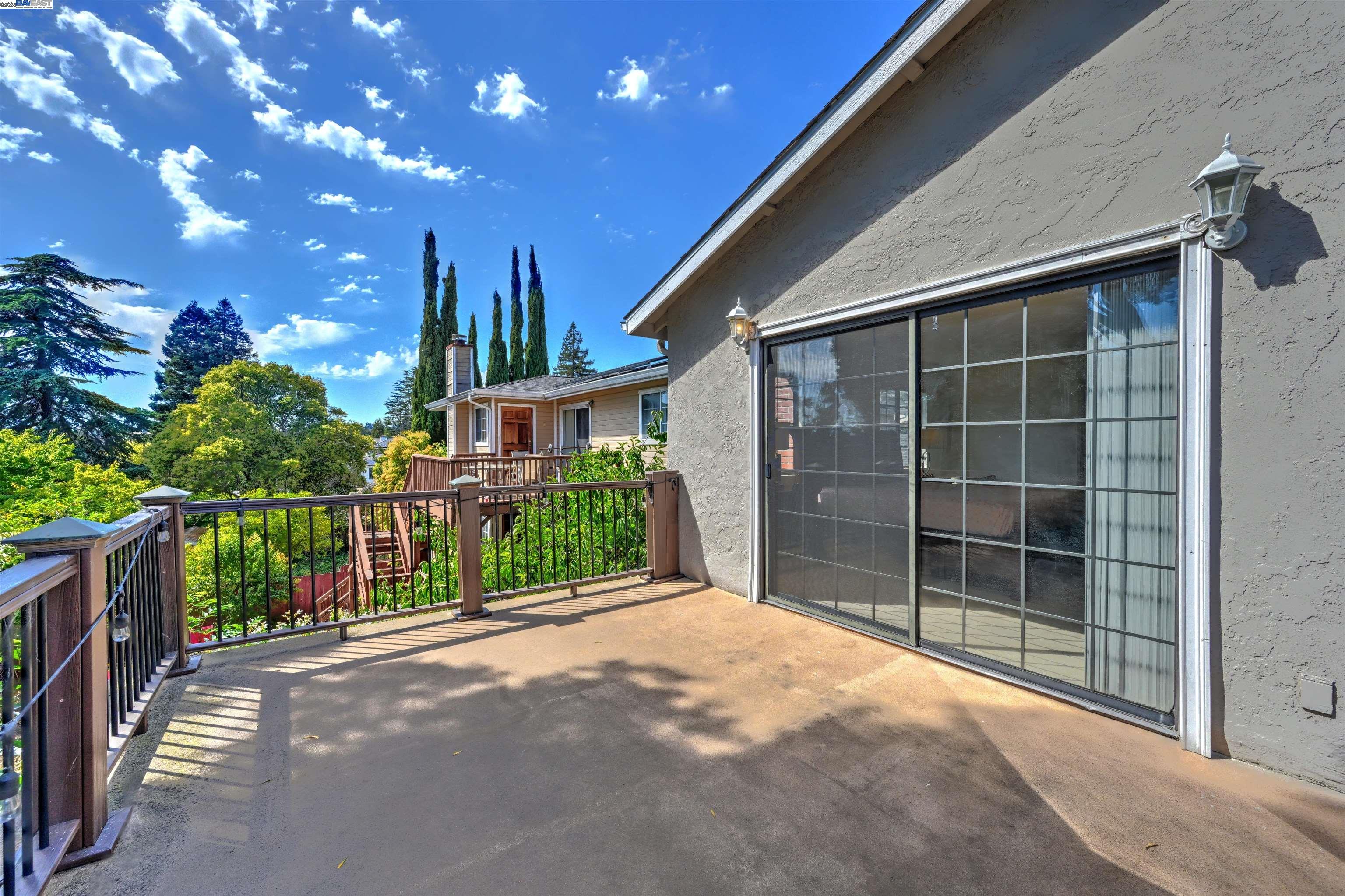 Detail Gallery Image 31 of 36 For 4347 Moreland Dr, Castro Valley,  CA 94546 - 4 Beds | 3 Baths