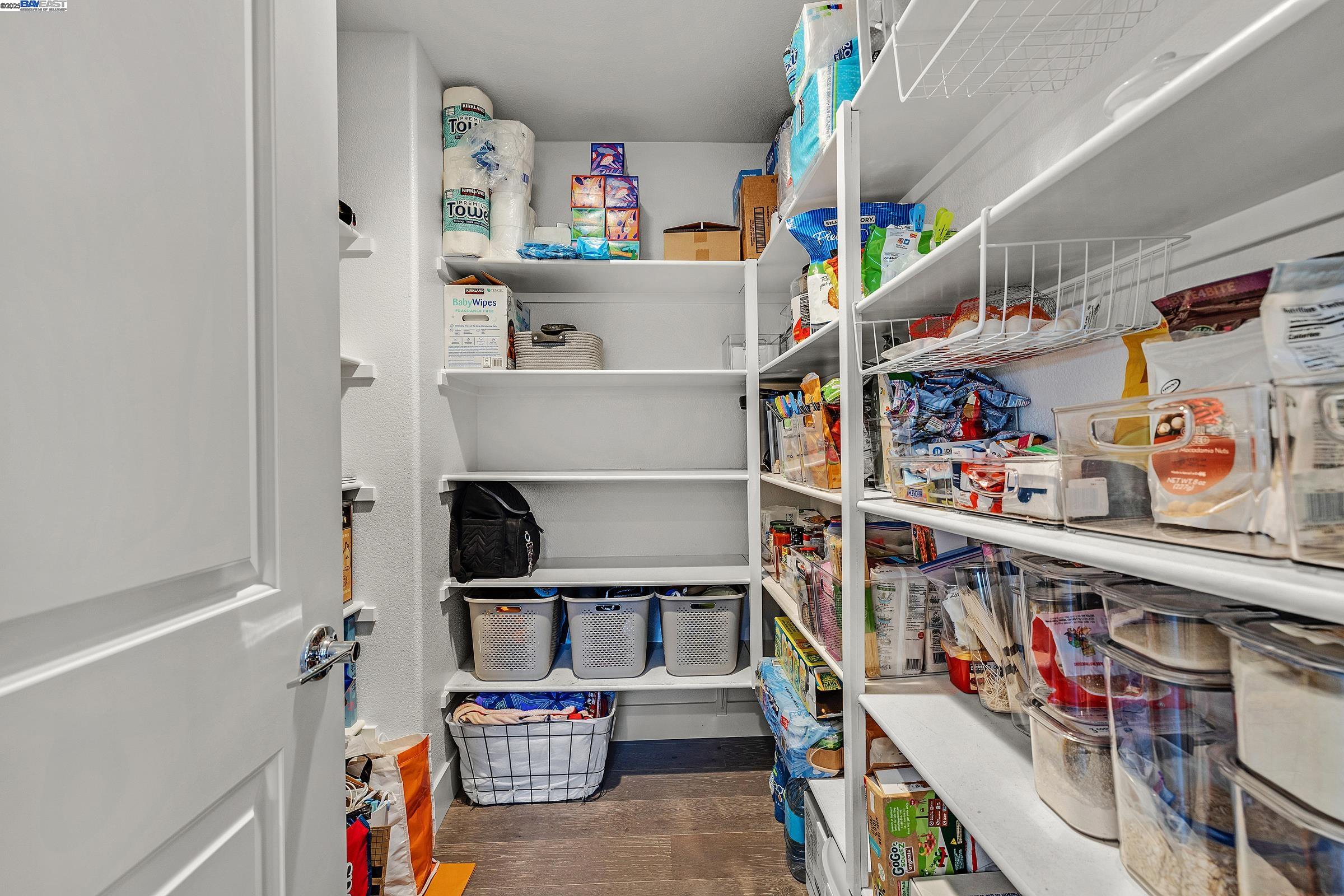 Detail Gallery Image 11 of 29 For 235 Dash Ct, Hayward,  CA 94544 - 3 Beds | 3/1 Baths
