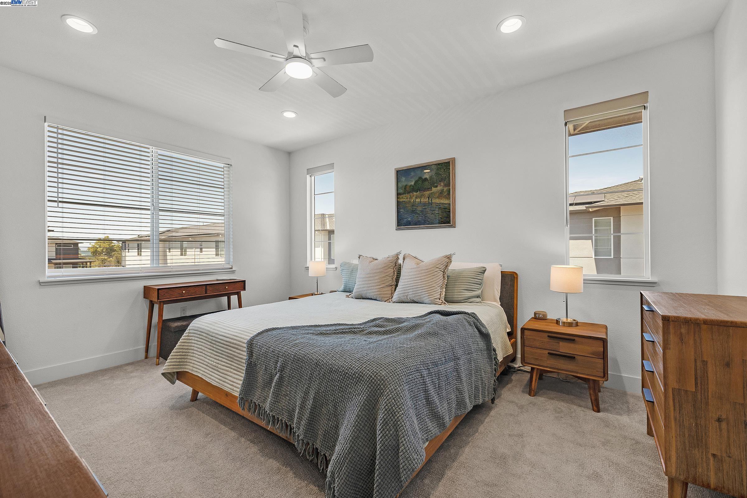 Detail Gallery Image 14 of 29 For 235 Dash Ct, Hayward,  CA 94544 - 3 Beds | 3/1 Baths