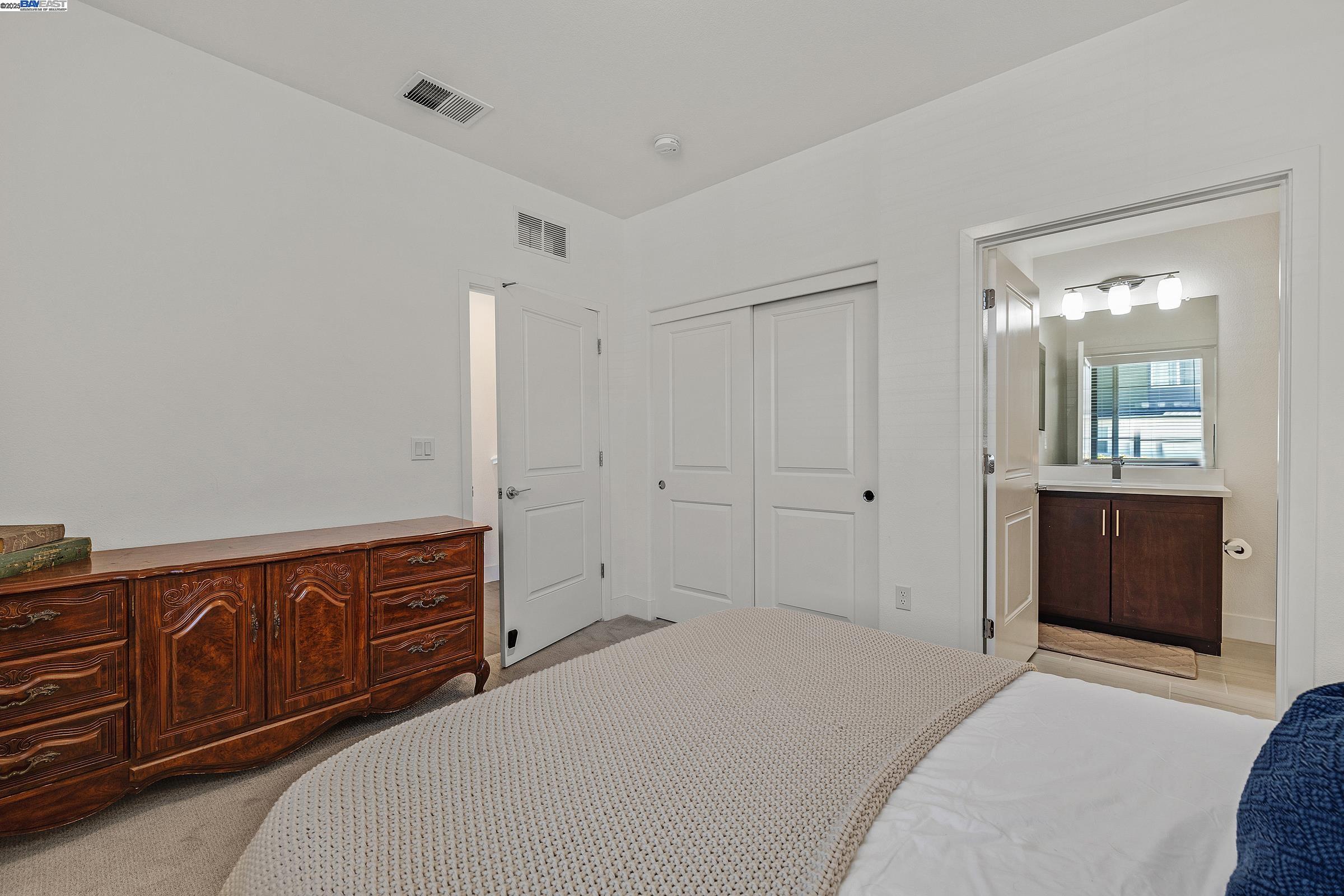 Detail Gallery Image 19 of 29 For 235 Dash Ct, Hayward,  CA 94544 - 3 Beds | 3/1 Baths