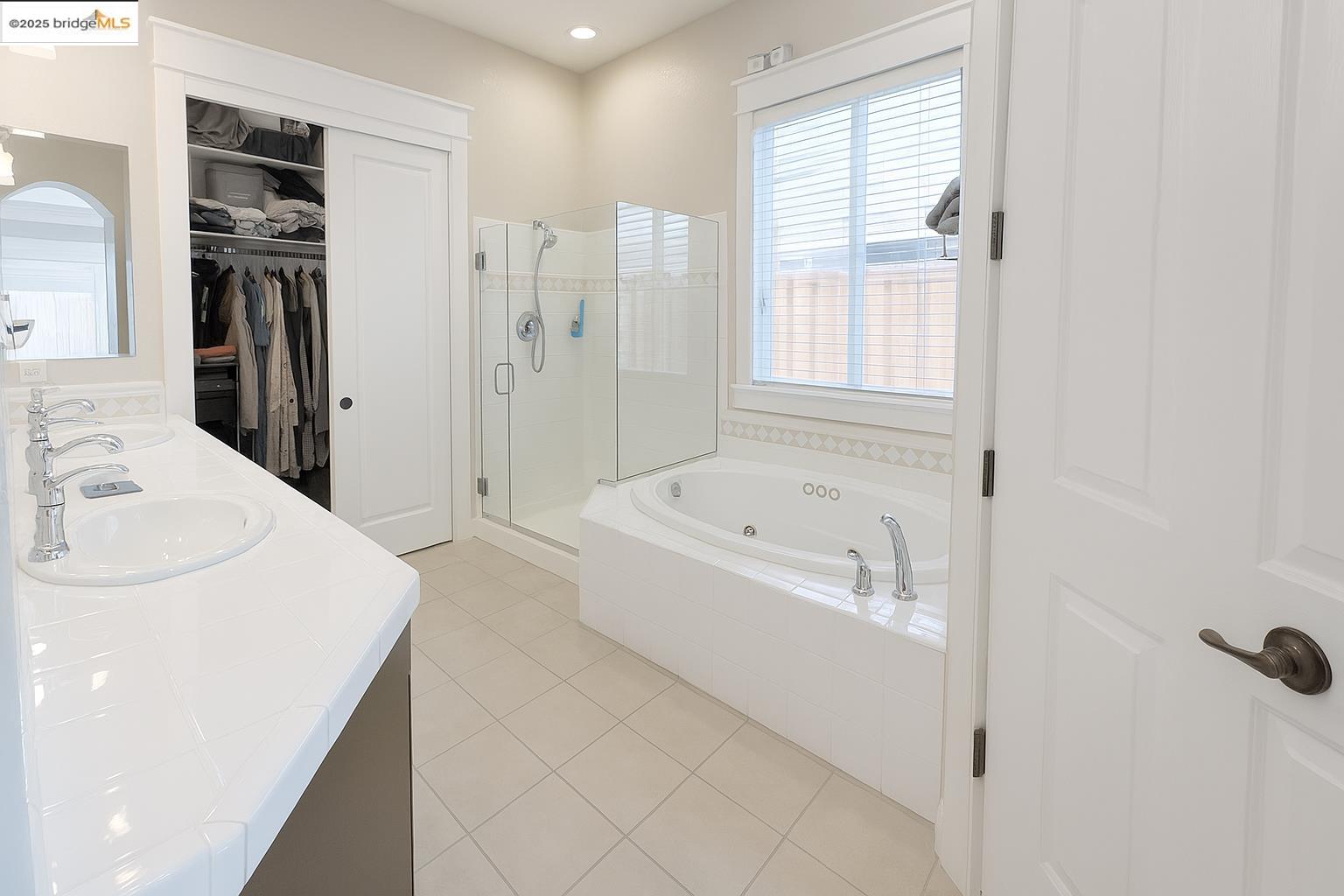 Detail Gallery Image 13 of 26 For 2072 Bridgeport Loop, Discovery Bay,  CA 94505 - 4 Beds | 3 Baths