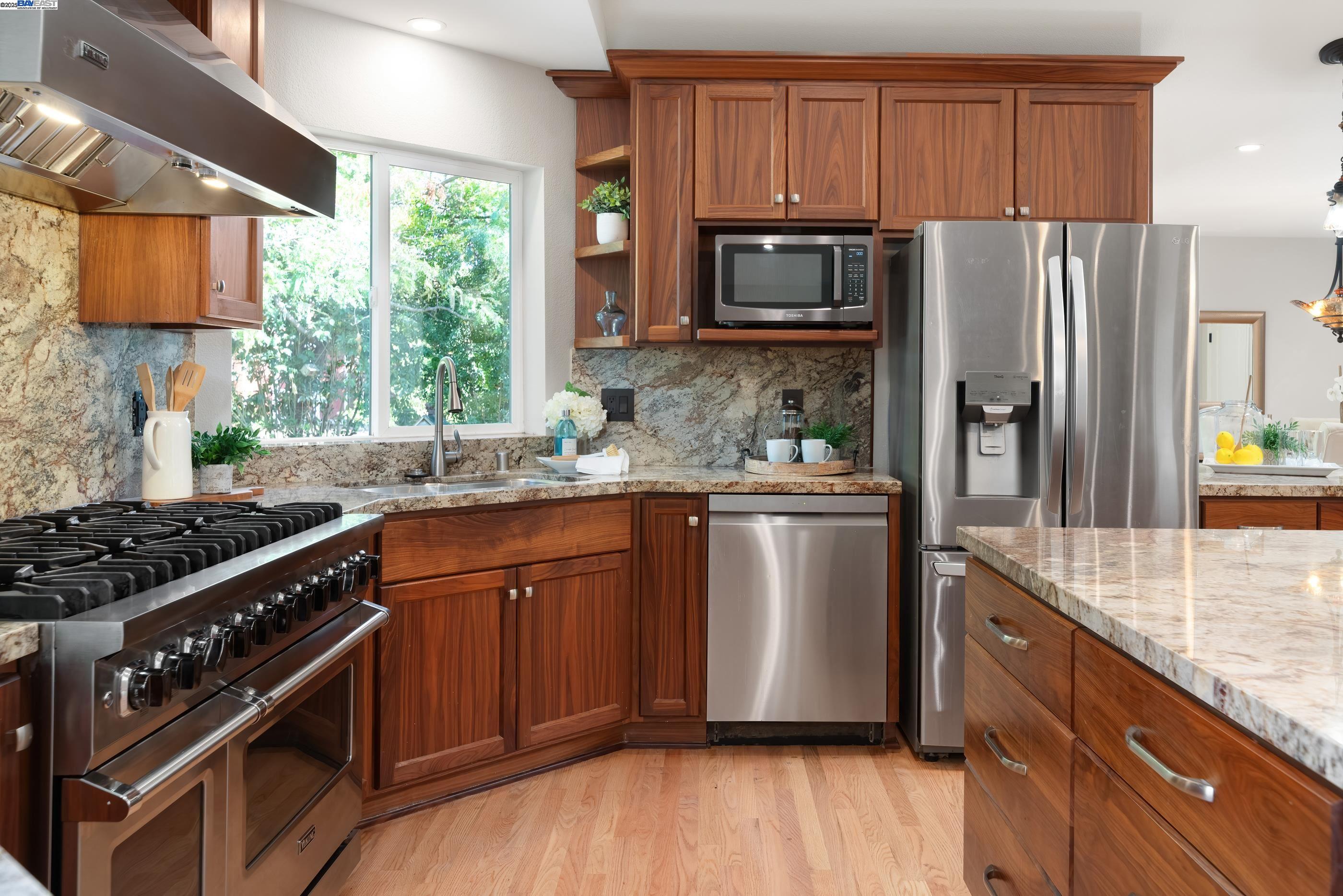 Detail Gallery Image 10 of 50 For 5268 Keeler Ct, Fremont,  CA 94536 - 3 Beds | 2/1 Baths