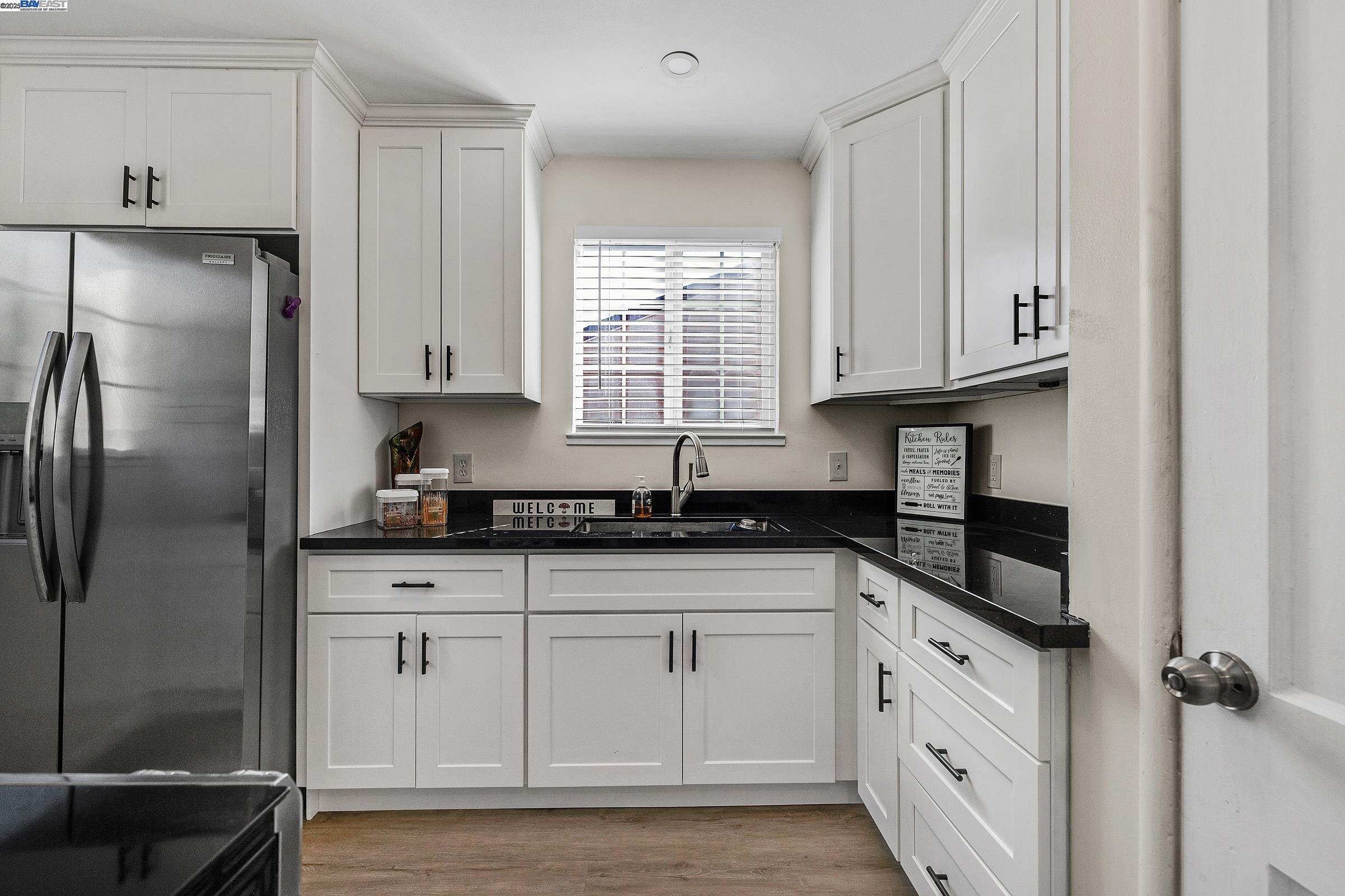 Detail Gallery Image 11 of 33 For 3414 Pine St, Castro Valley,  CA 94546 - 3 Beds | 1 Baths