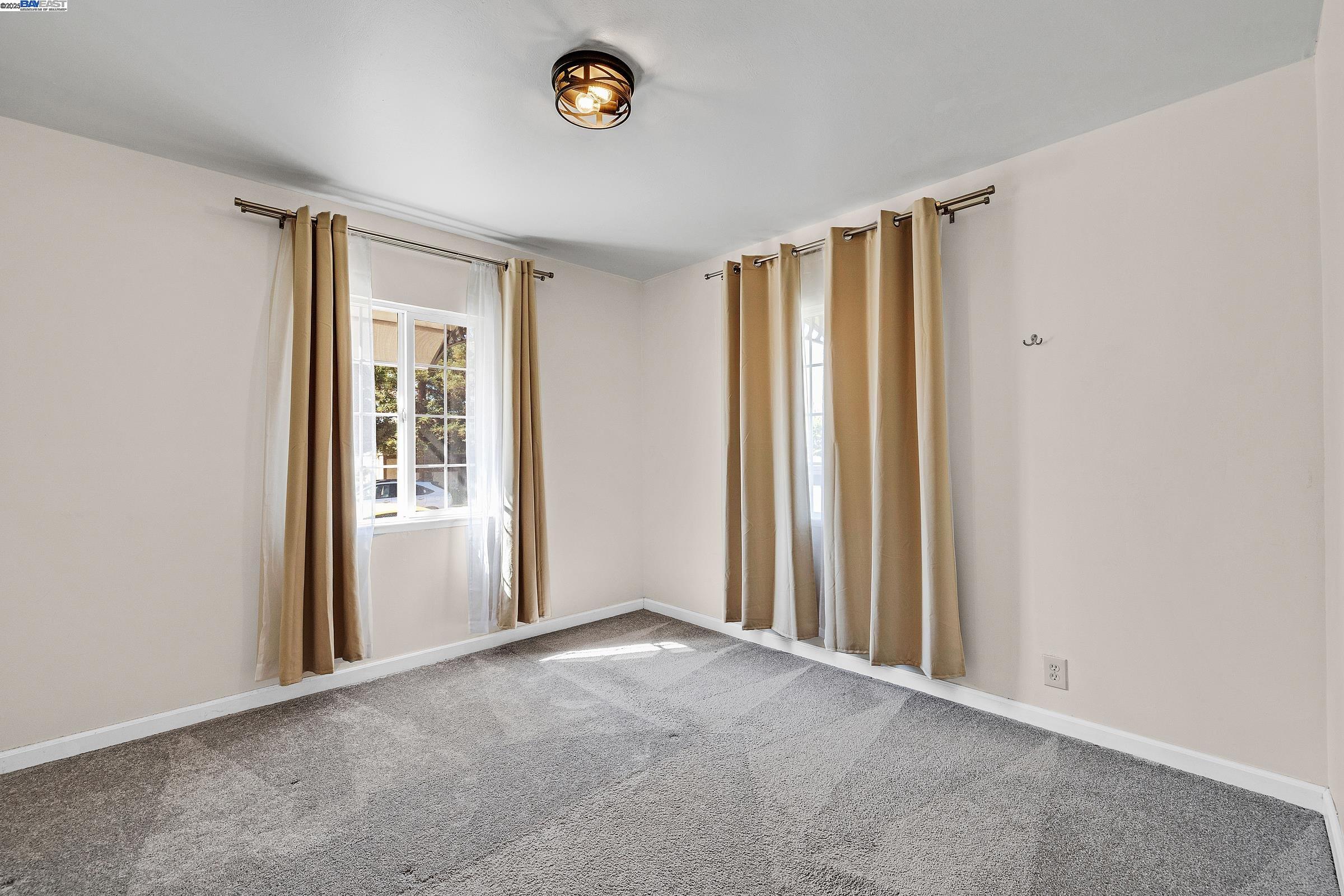 Detail Gallery Image 20 of 33 For 3414 Pine St, Castro Valley,  CA 94546 - 3 Beds | 1 Baths