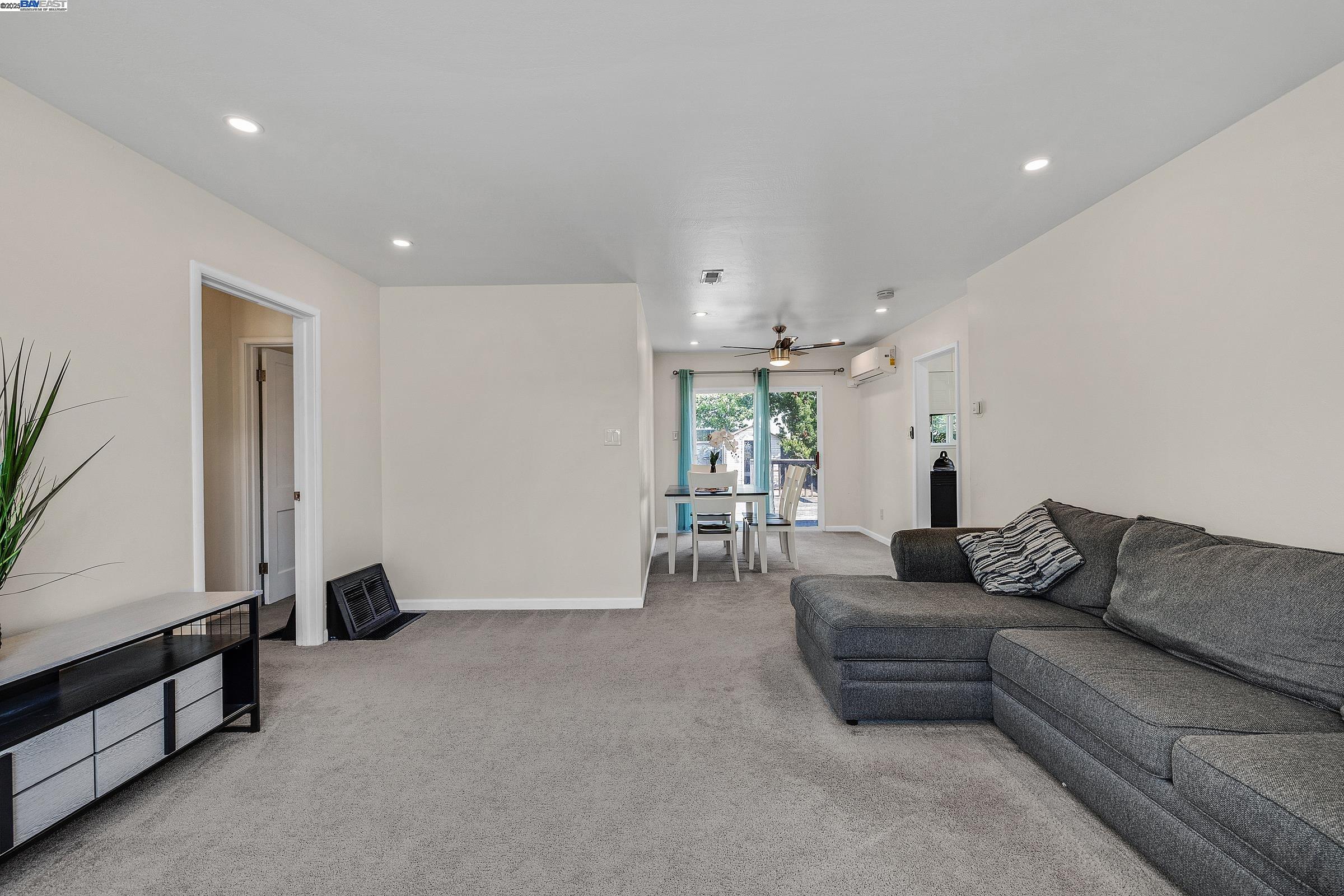 Detail Gallery Image 5 of 33 For 3414 Pine St, Castro Valley,  CA 94546 - 3 Beds | 1 Baths