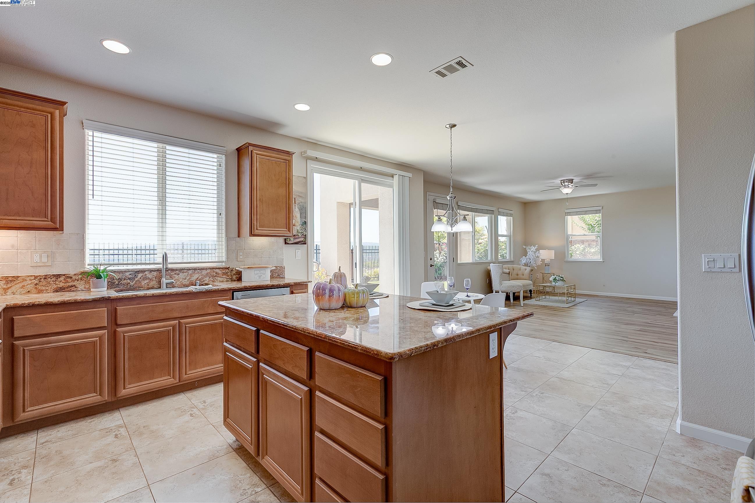 Detail Gallery Image 27 of 60 For 2528 Amantea Way, Dublin,  CA 94568-7343 - 5 Beds | 4 Baths