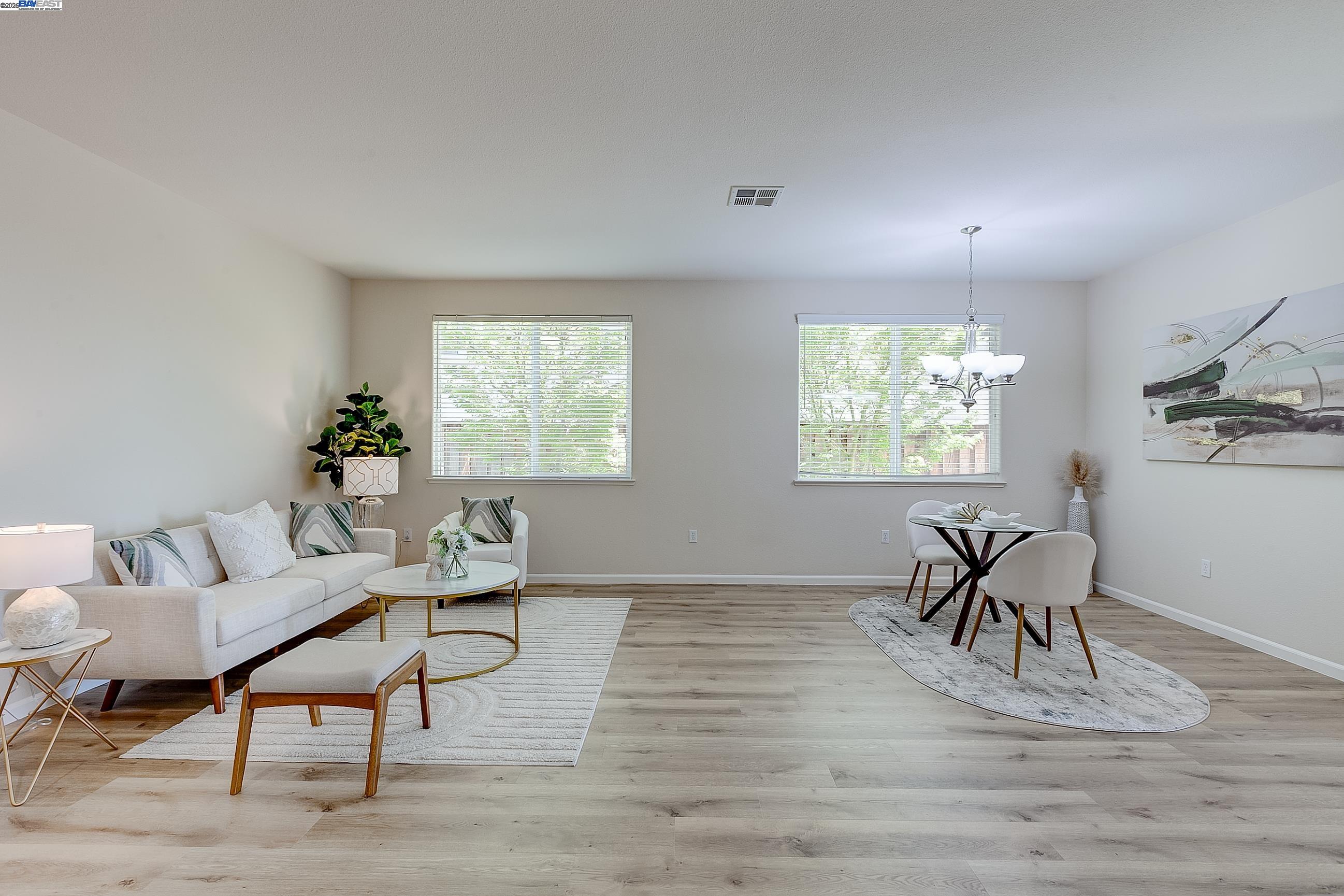 Detail Gallery Image 5 of 60 For 2528 Amantea Way, Dublin,  CA 94568-7343 - 5 Beds | 4 Baths