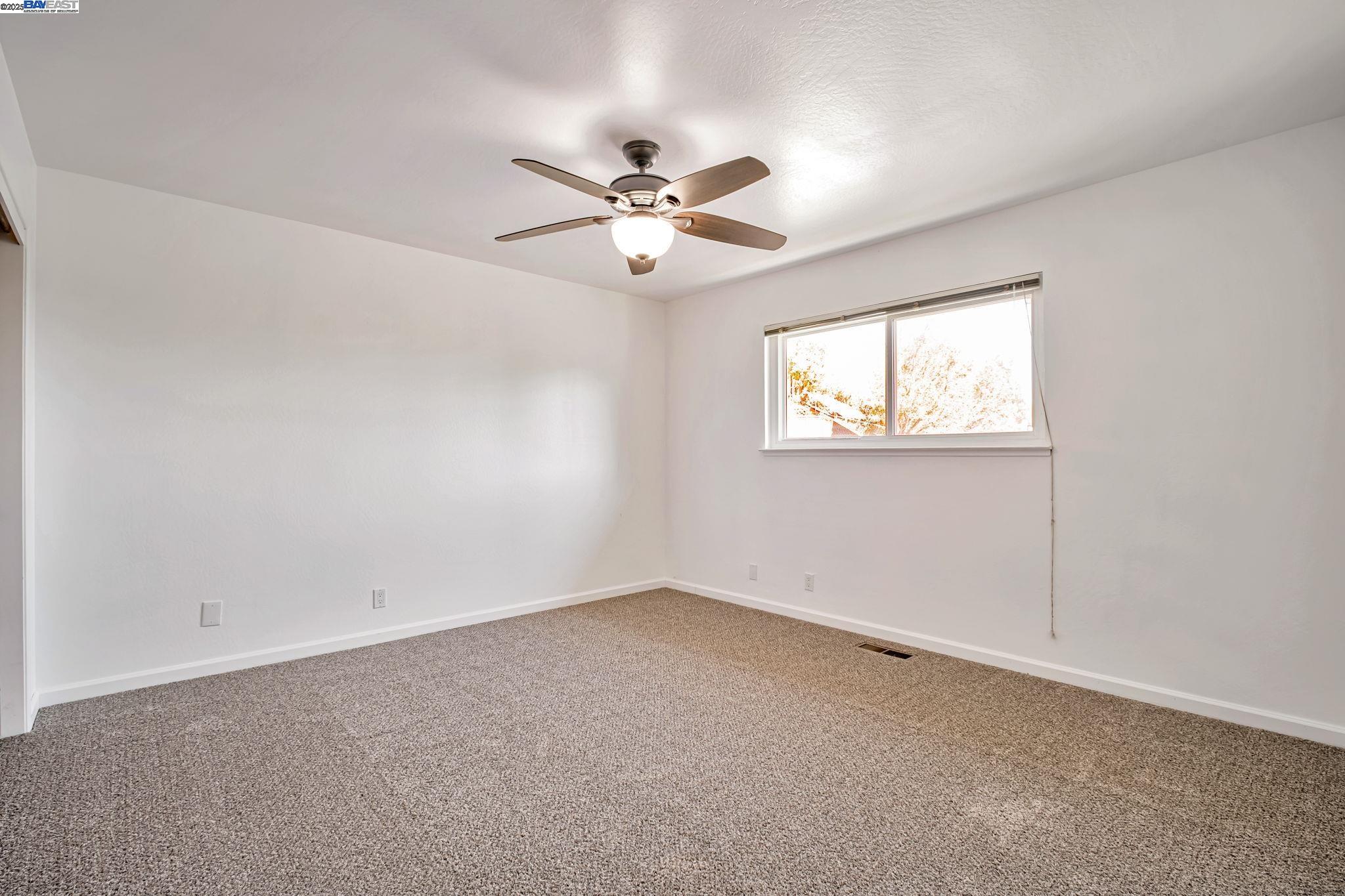 Detail Gallery Image 19 of 27 For 17910 Joseph Dr, Castro Valley,  CA 94546 - 4 Beds | 2/1 Baths