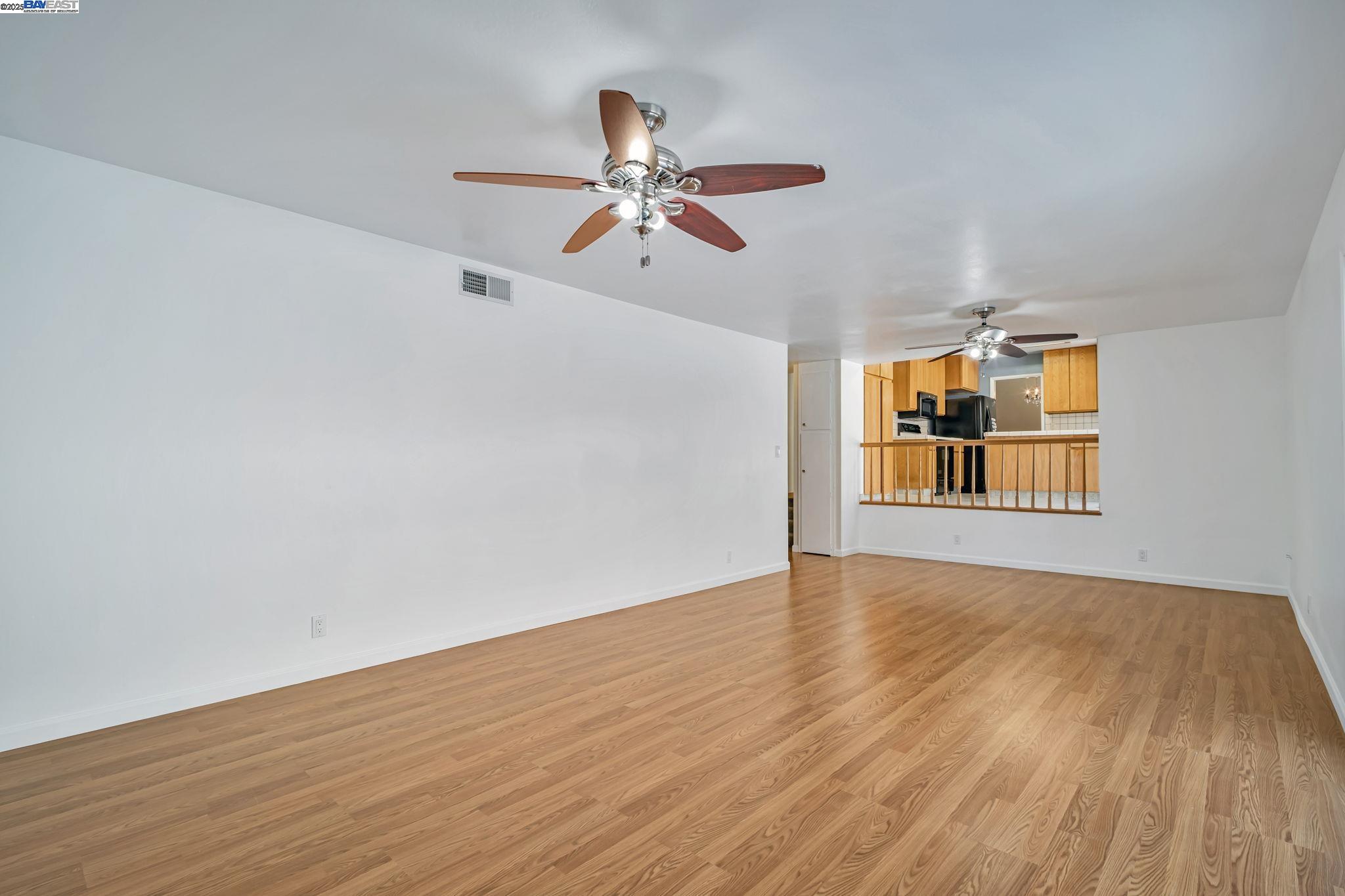 Detail Gallery Image 8 of 27 For 17910 Joseph Dr, Castro Valley,  CA 94546 - 4 Beds | 2/1 Baths
