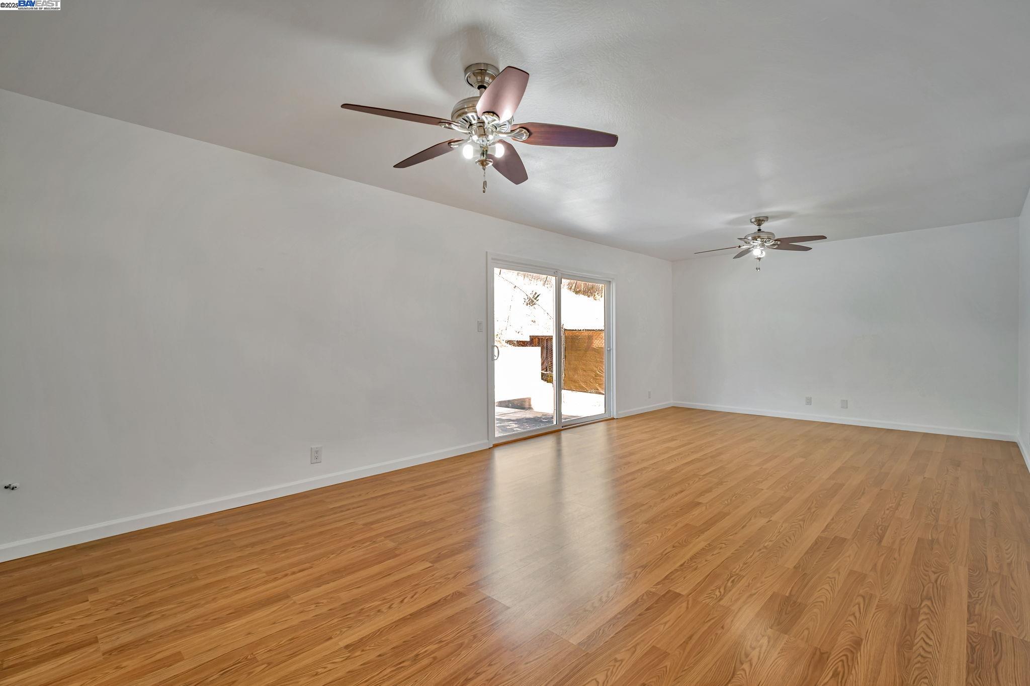 Detail Gallery Image 9 of 27 For 17910 Joseph Dr, Castro Valley,  CA 94546 - 4 Beds | 2/1 Baths