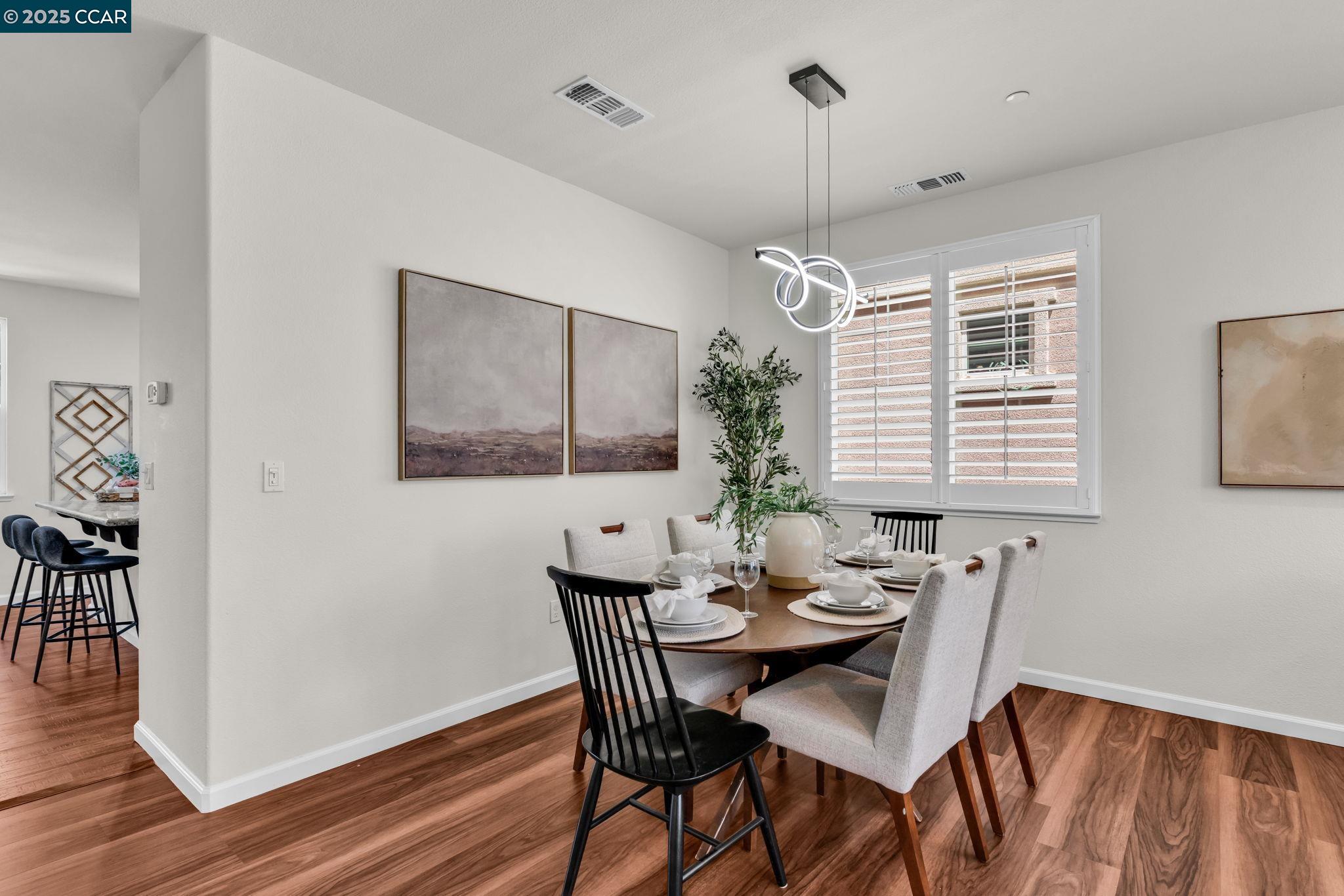 Detail Gallery Image 15 of 42 For 6983 Alamo Creek Trl, Dublin,  CA 94568 - 4 Beds | 3/1 Baths